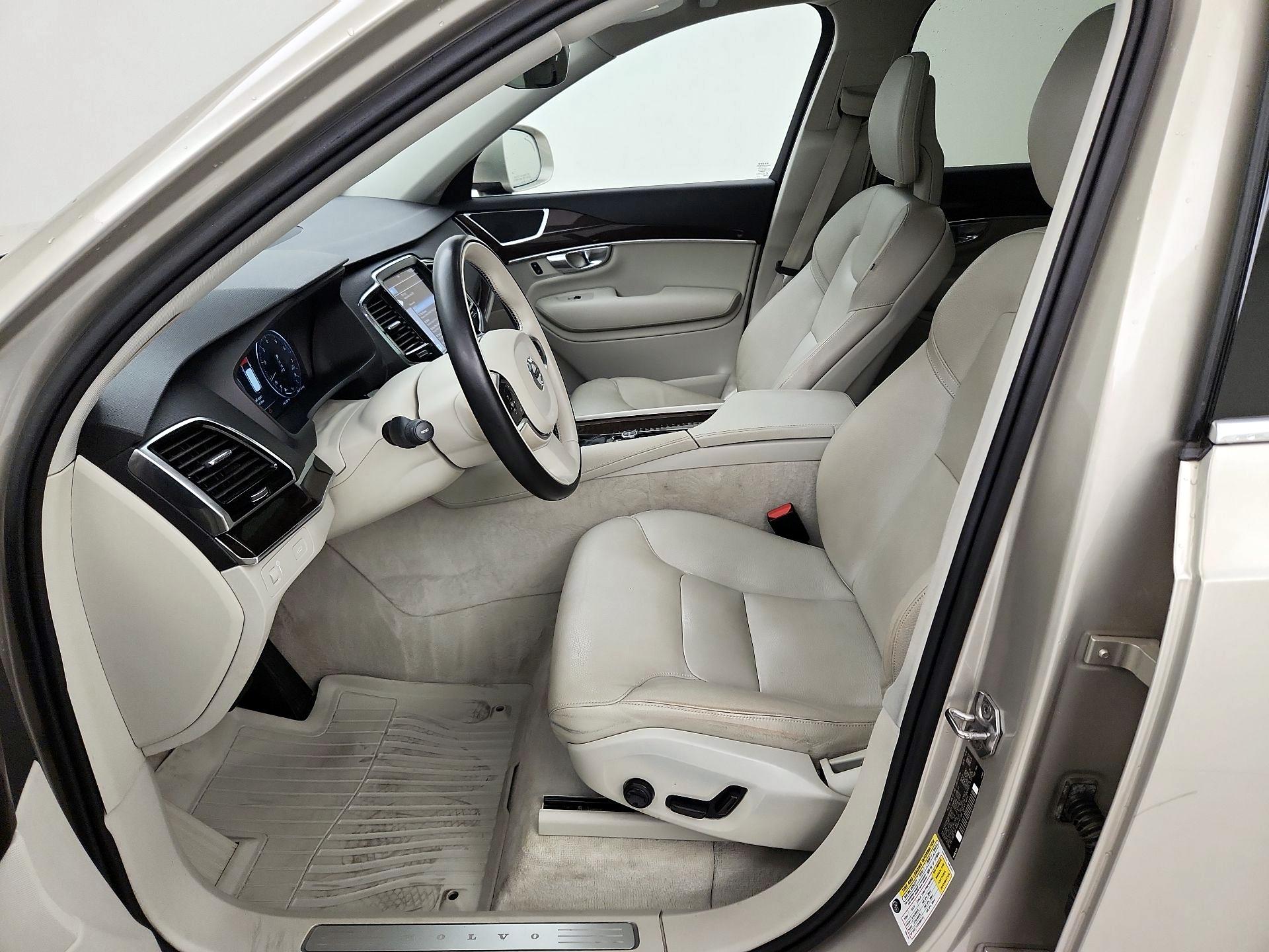 Thumbnail: 2016 Volvo XC90 - 11