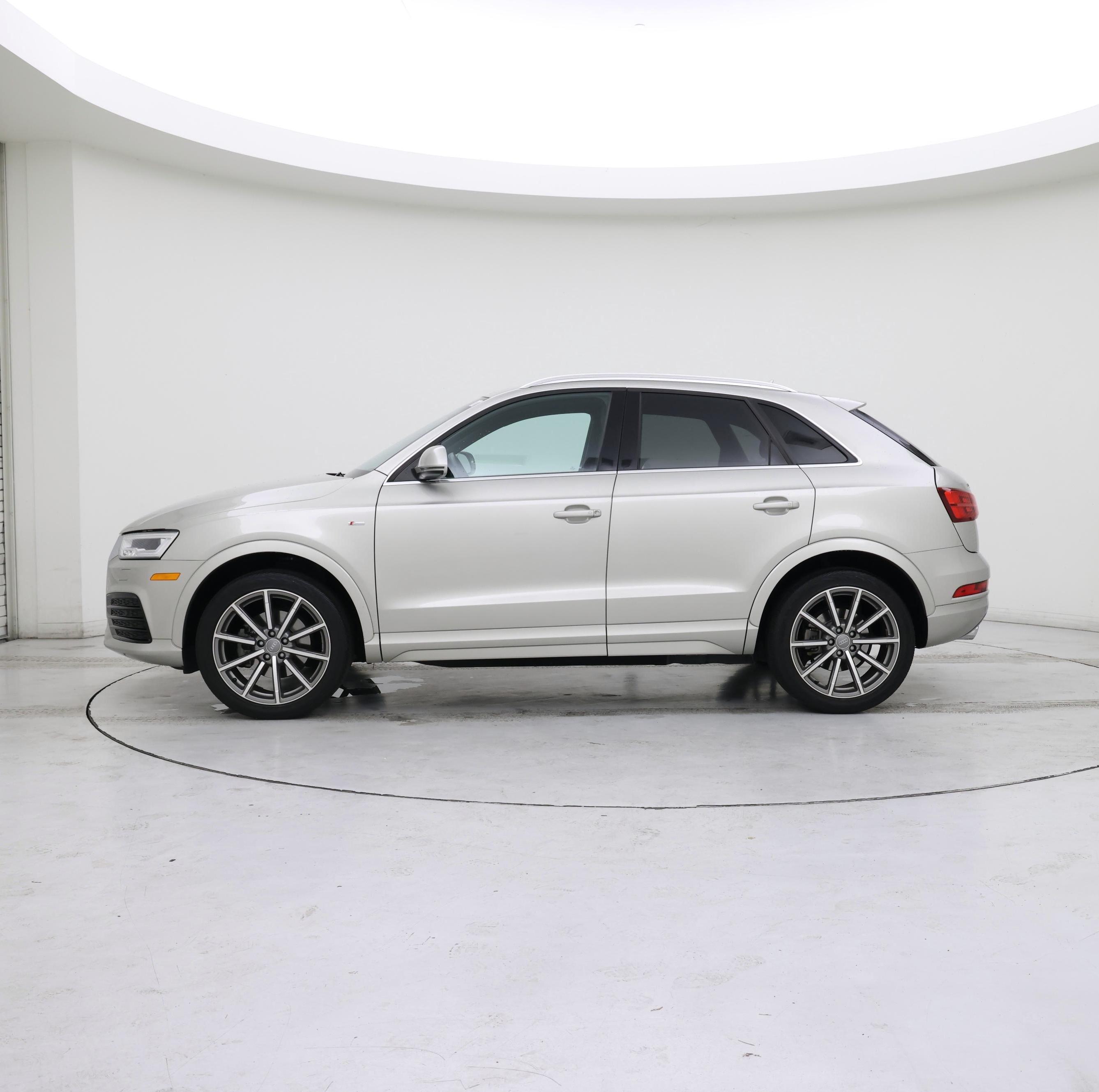 Thumbnail: 2018 Audi Q3 - 3