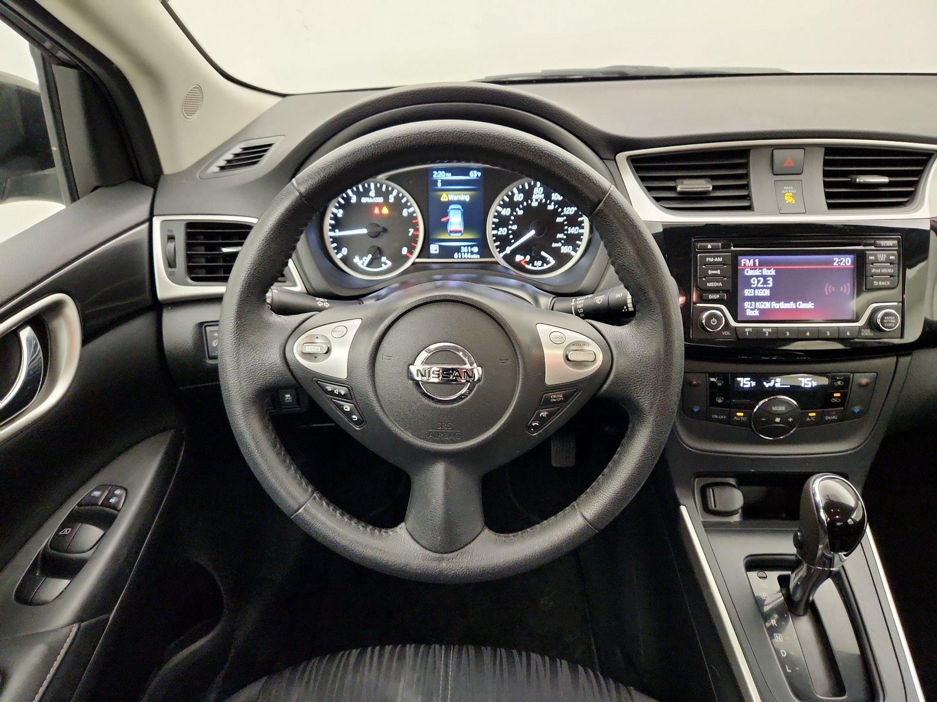 Thumbnail: 2018 Nissan Sentra - 10