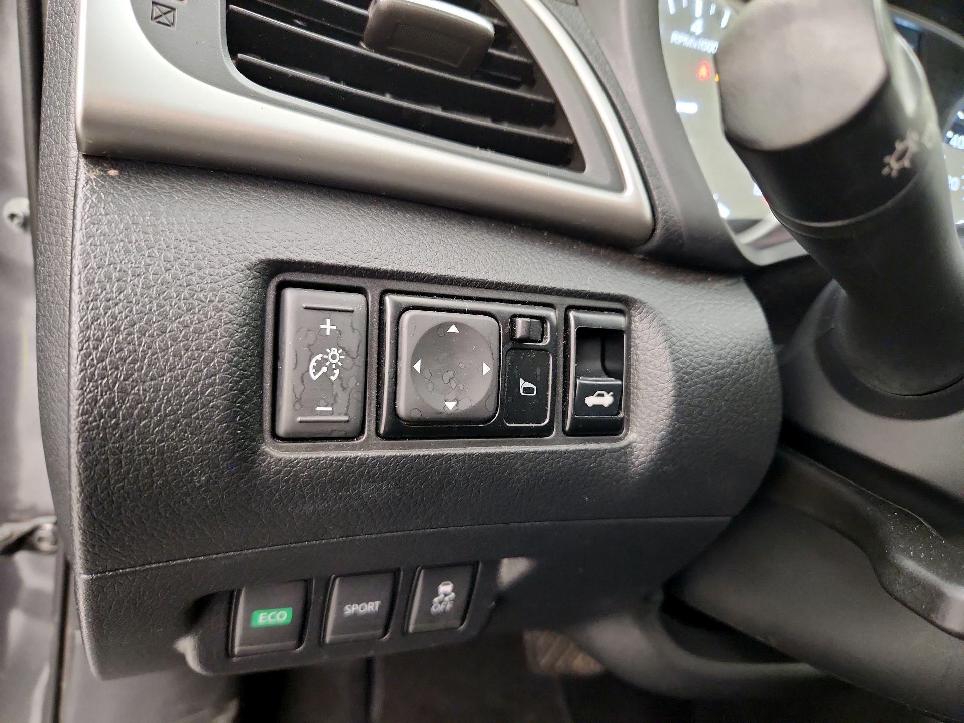 Thumbnail: 2018 Nissan Sentra - 13