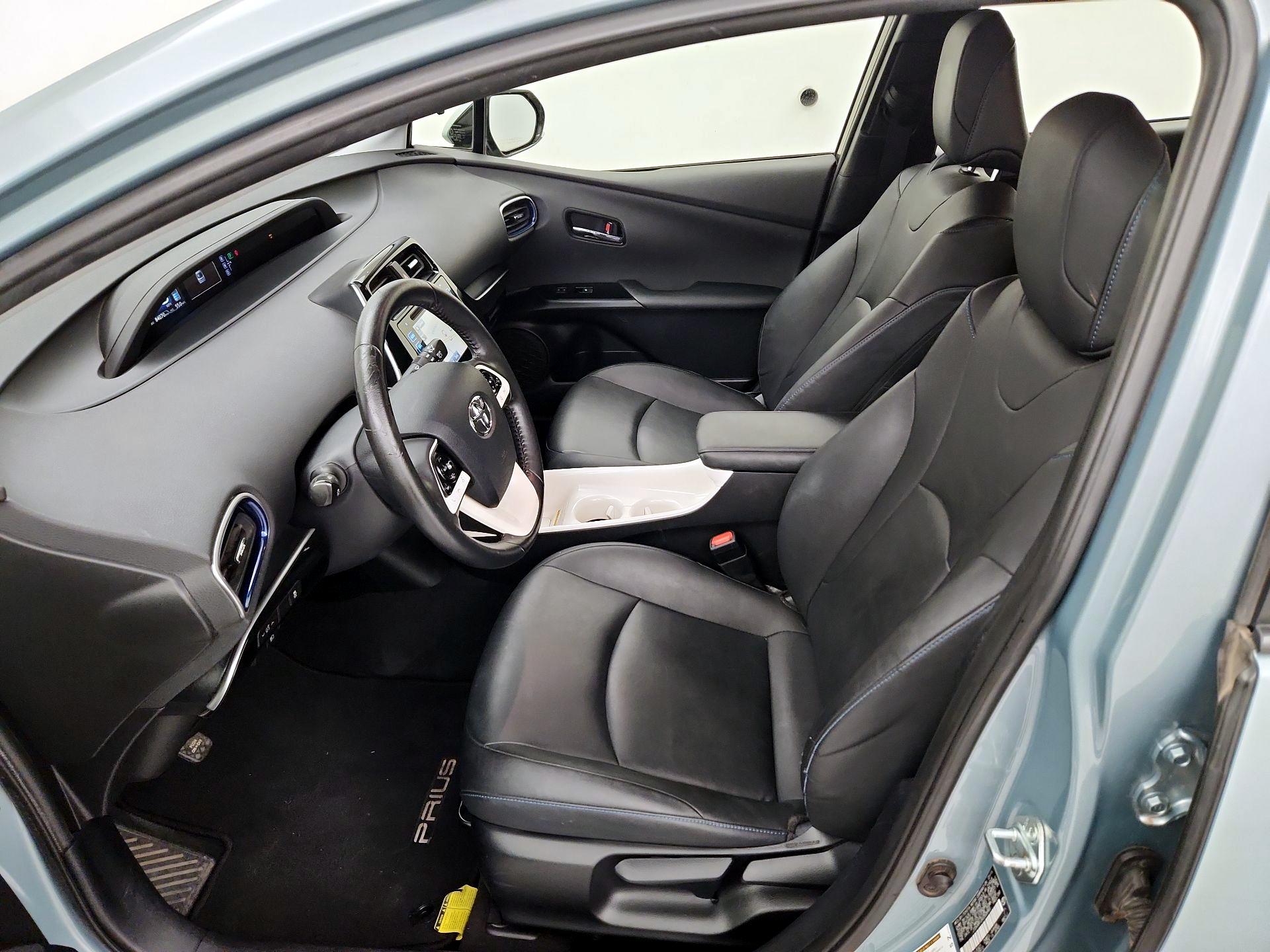 Thumbnail: 2016 Toyota Prius - 11