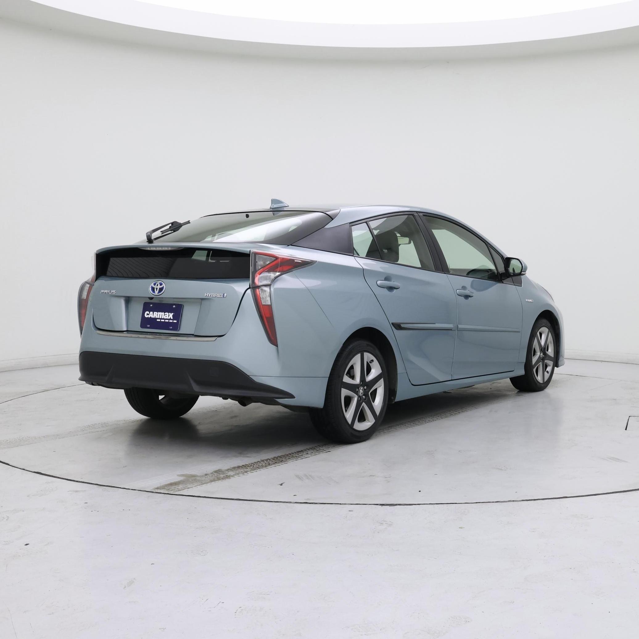 Thumbnail: 2016 Toyota Prius - 8