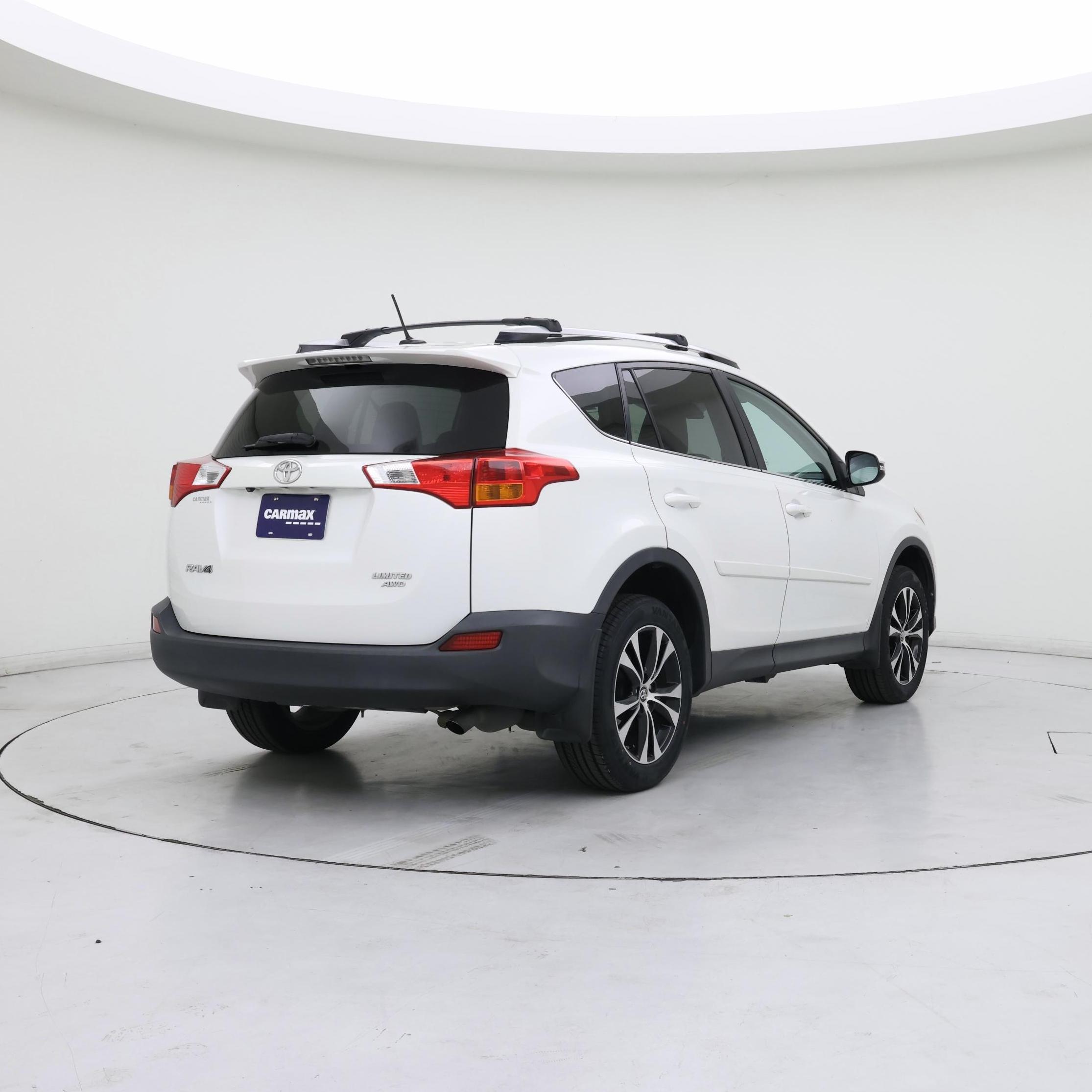Thumbnail: 2015 Toyota RAV4 - 8