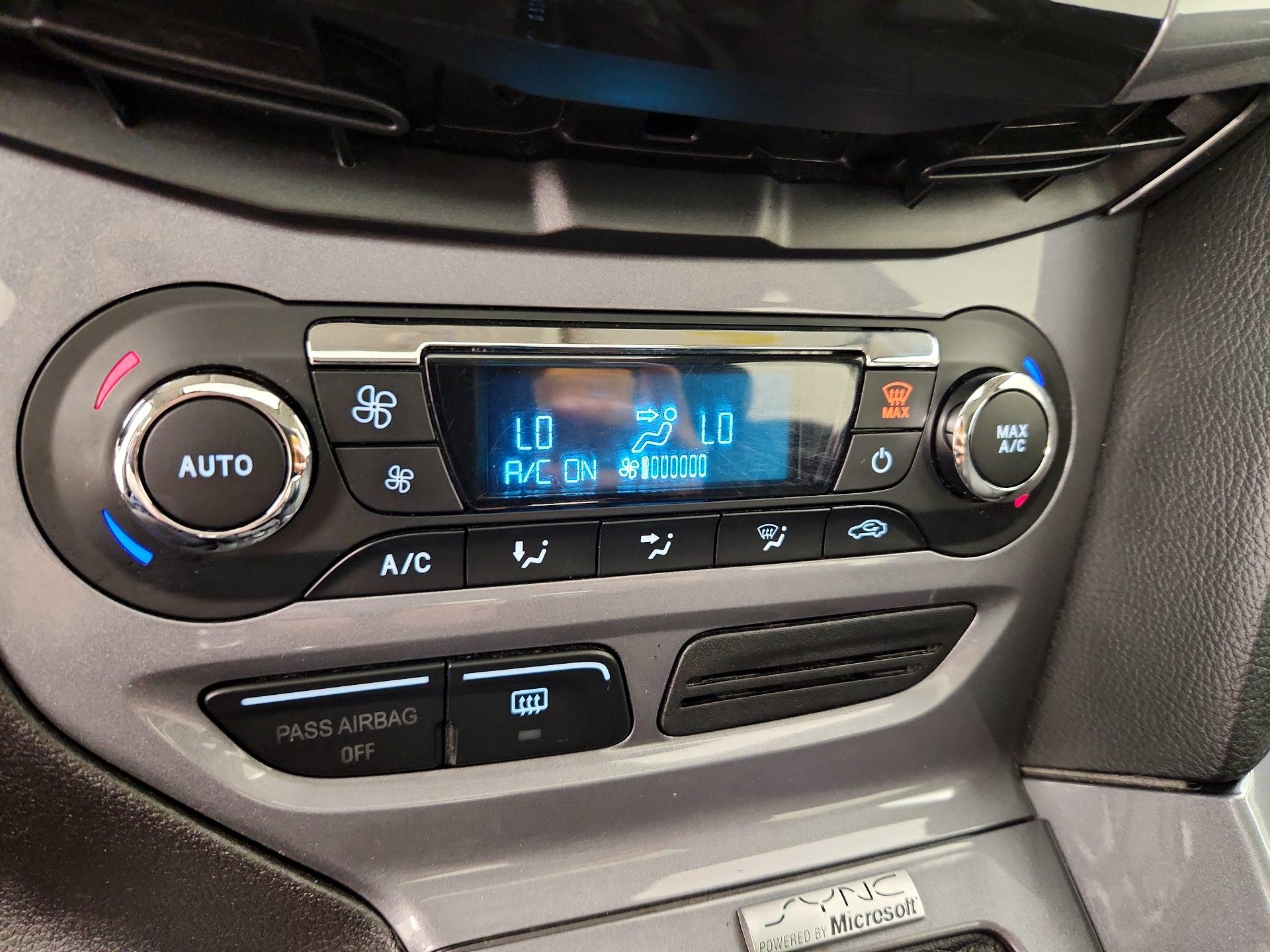 Thumbnail: 2014 Ford Focus - 17