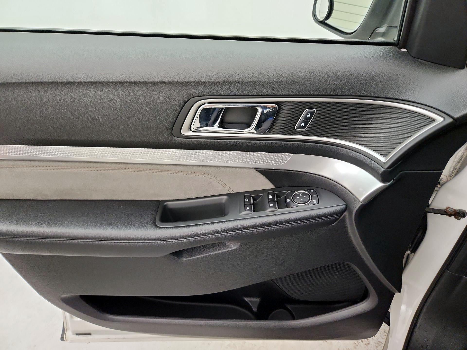 Thumbnail: 2017 Ford Explorer - 12