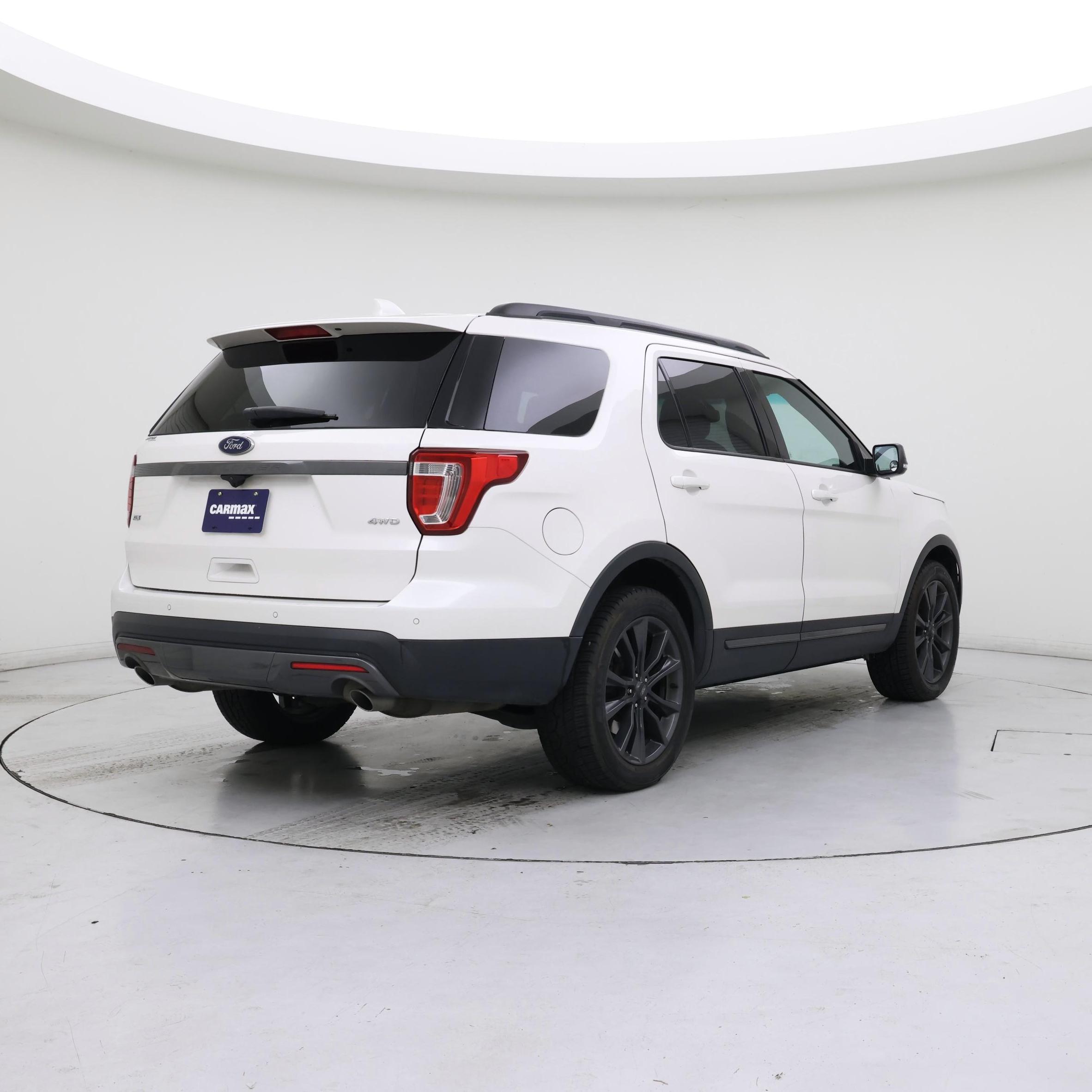 Thumbnail: 2017 Ford Explorer - 8