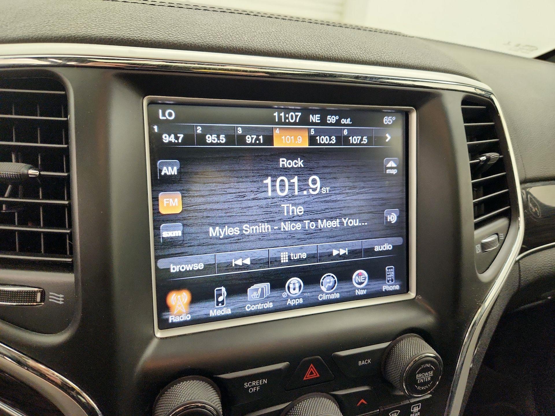 Thumbnail: 2015 Jeep Grand Cherokee - 16