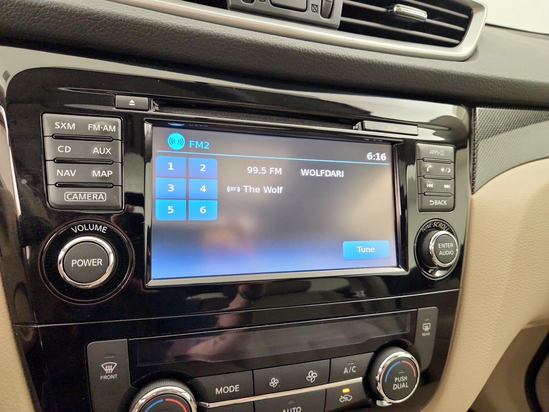Thumbnail: 2015 Nissan Rogue - 16