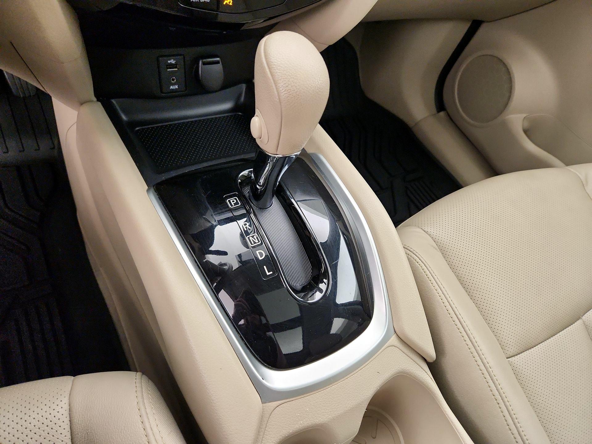 Thumbnail: 2015 Nissan Rogue - 18