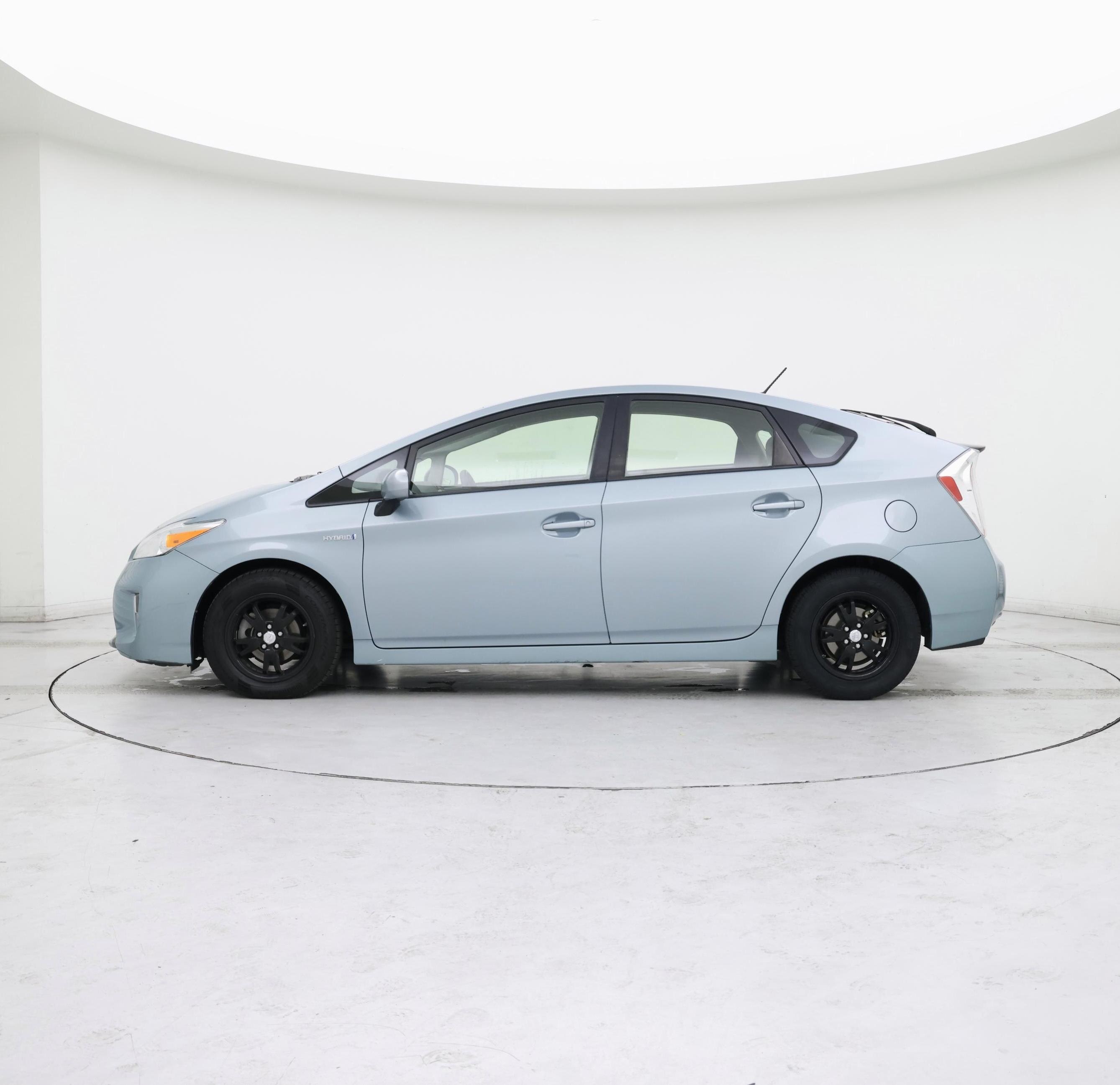 Thumbnail: 2015 Toyota Prius - 3