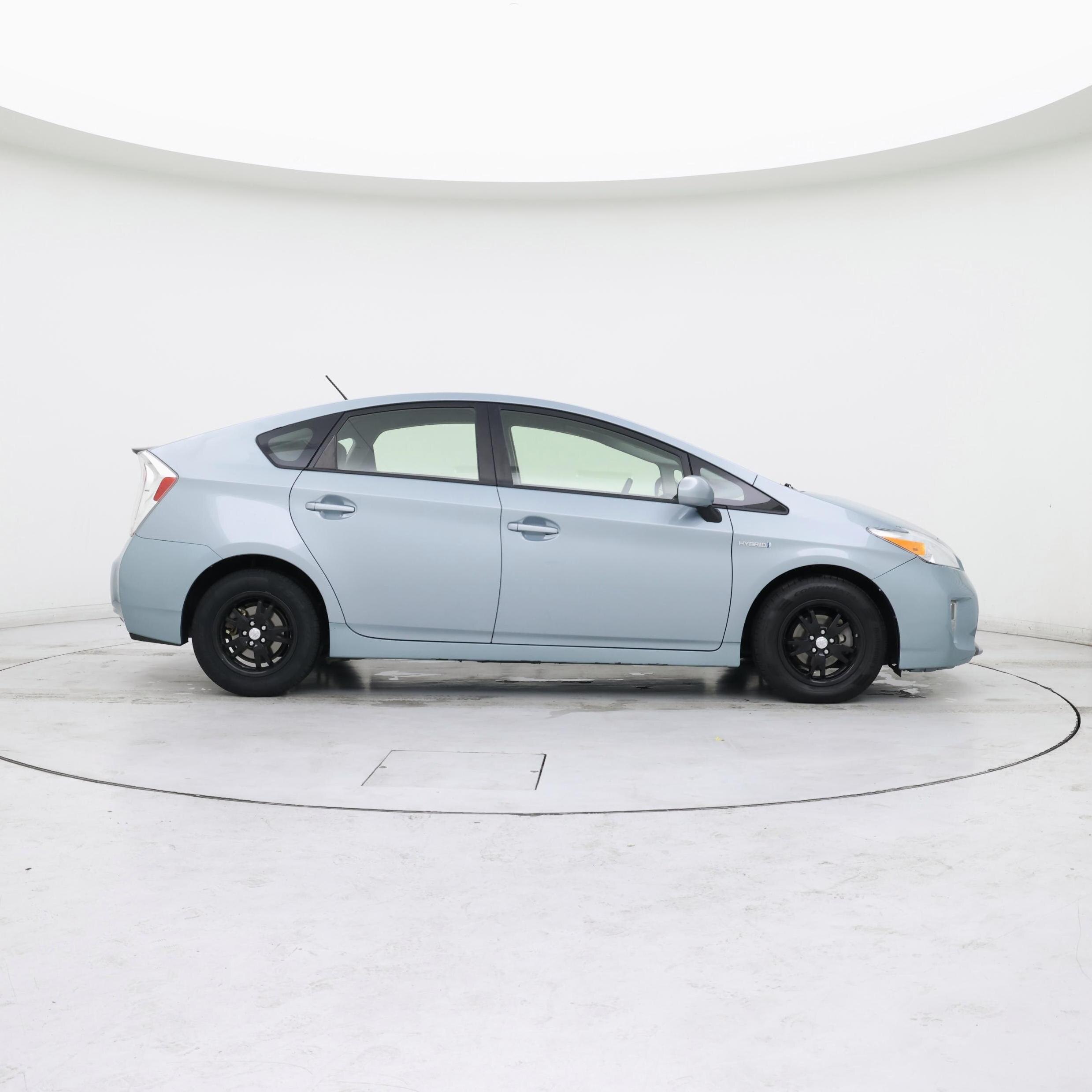 Thumbnail: 2015 Toyota Prius - 7