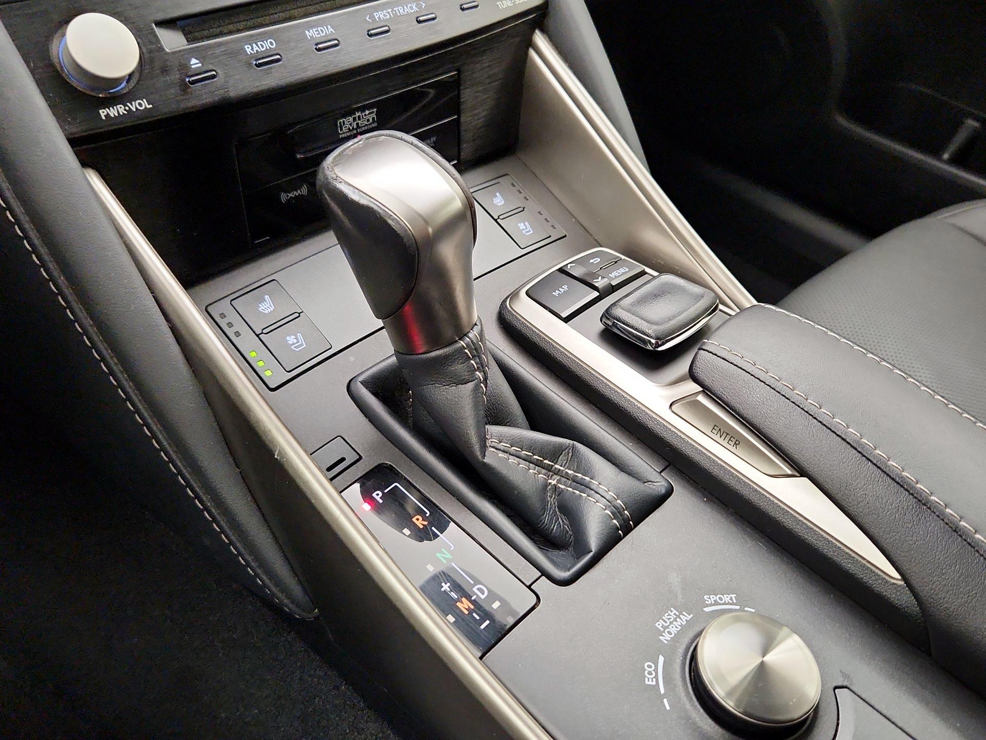 Thumbnail: 2018 Lexus IS - 18