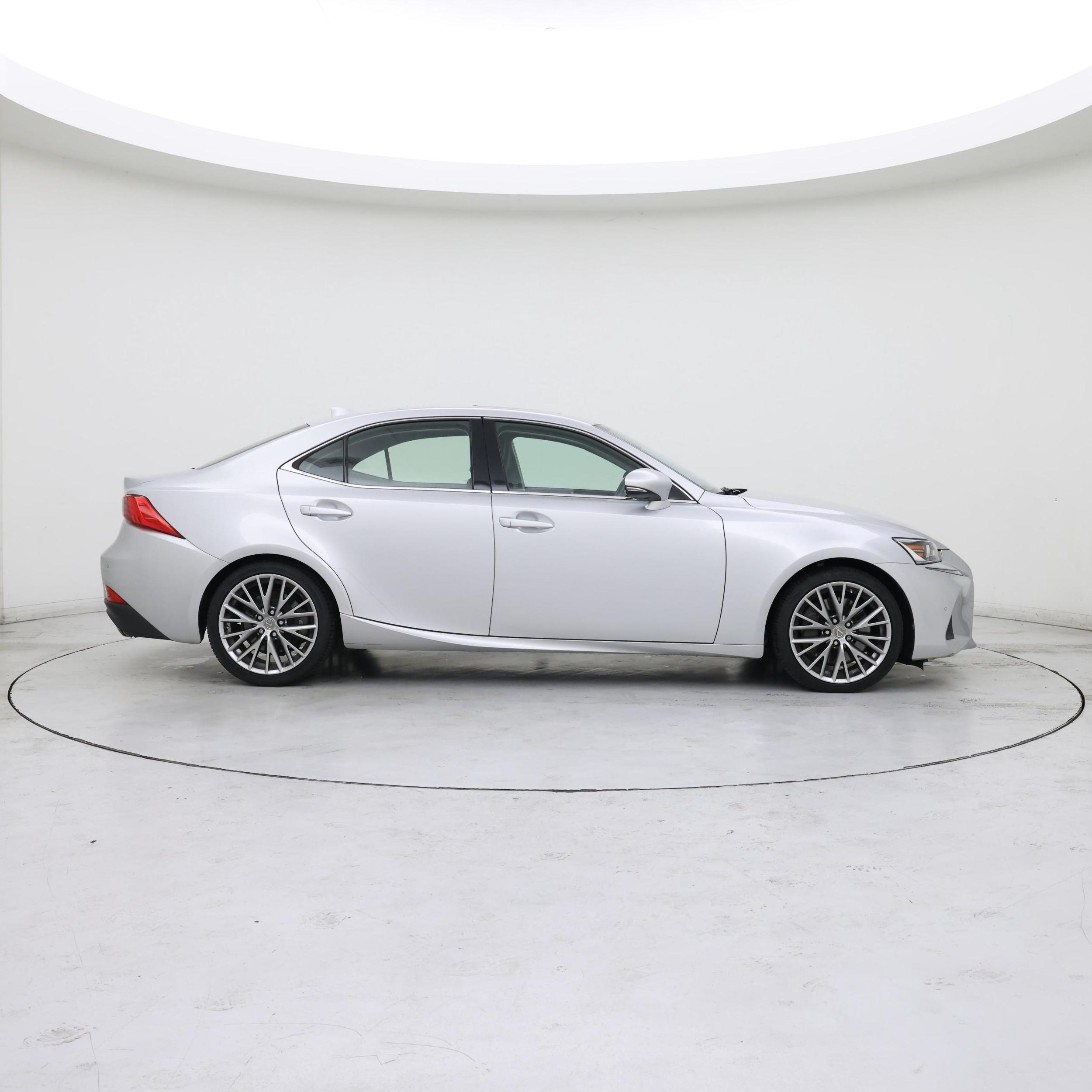 Thumbnail: 2018 Lexus IS - 7