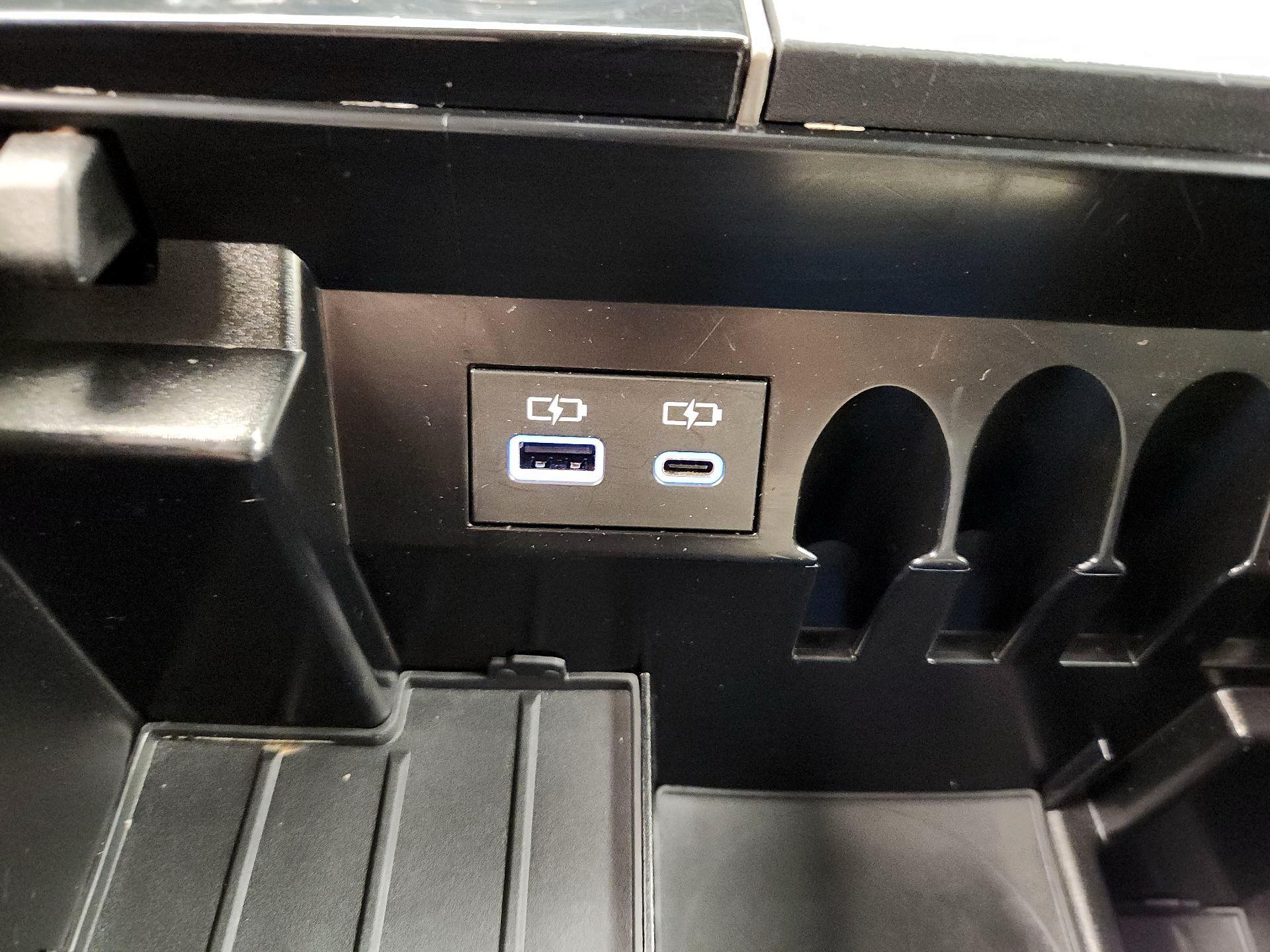 Thumbnail: 2022 Toyota Tundra - 18