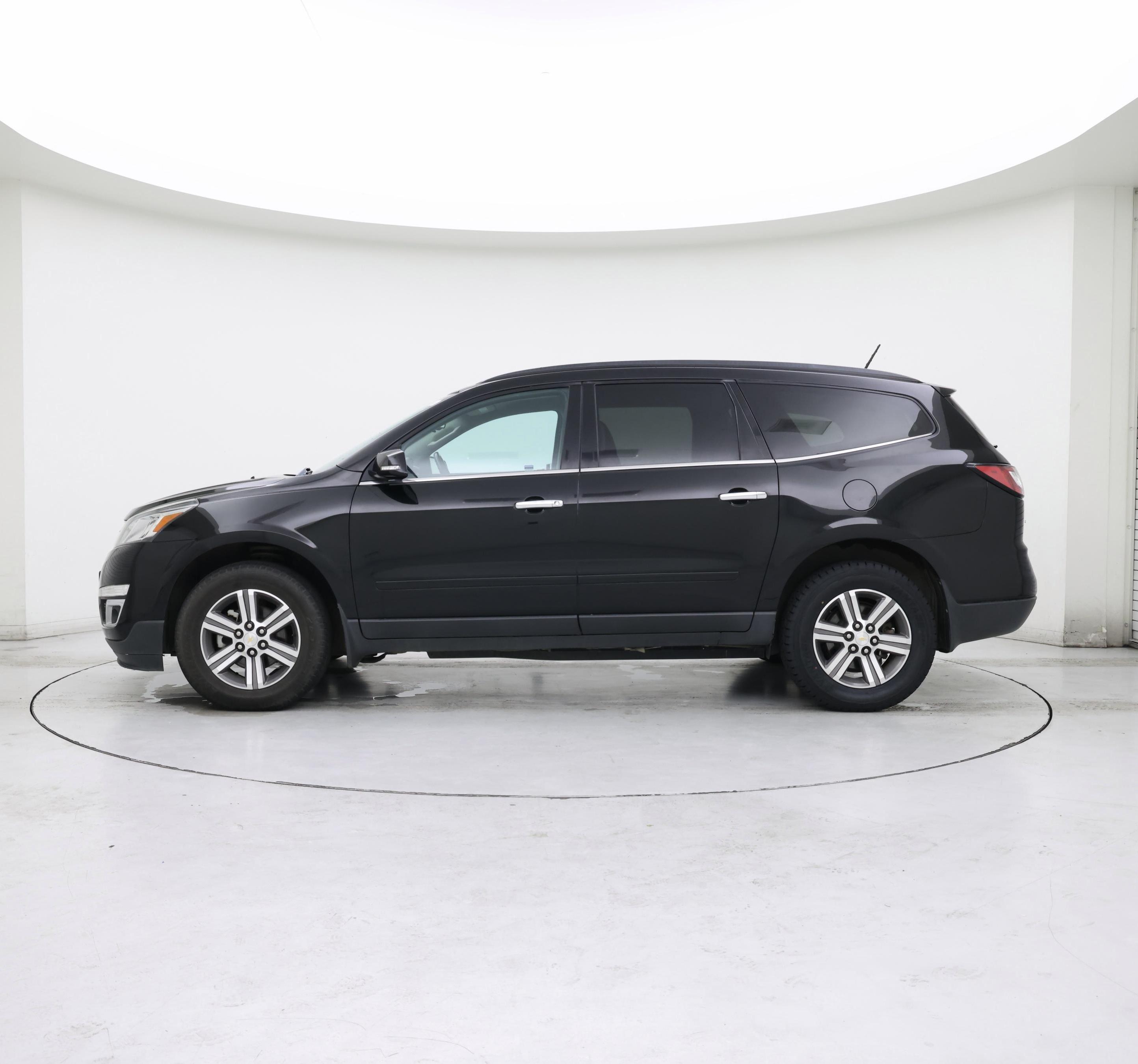 Thumbnail: 2017 Chevrolet Traverse - 3