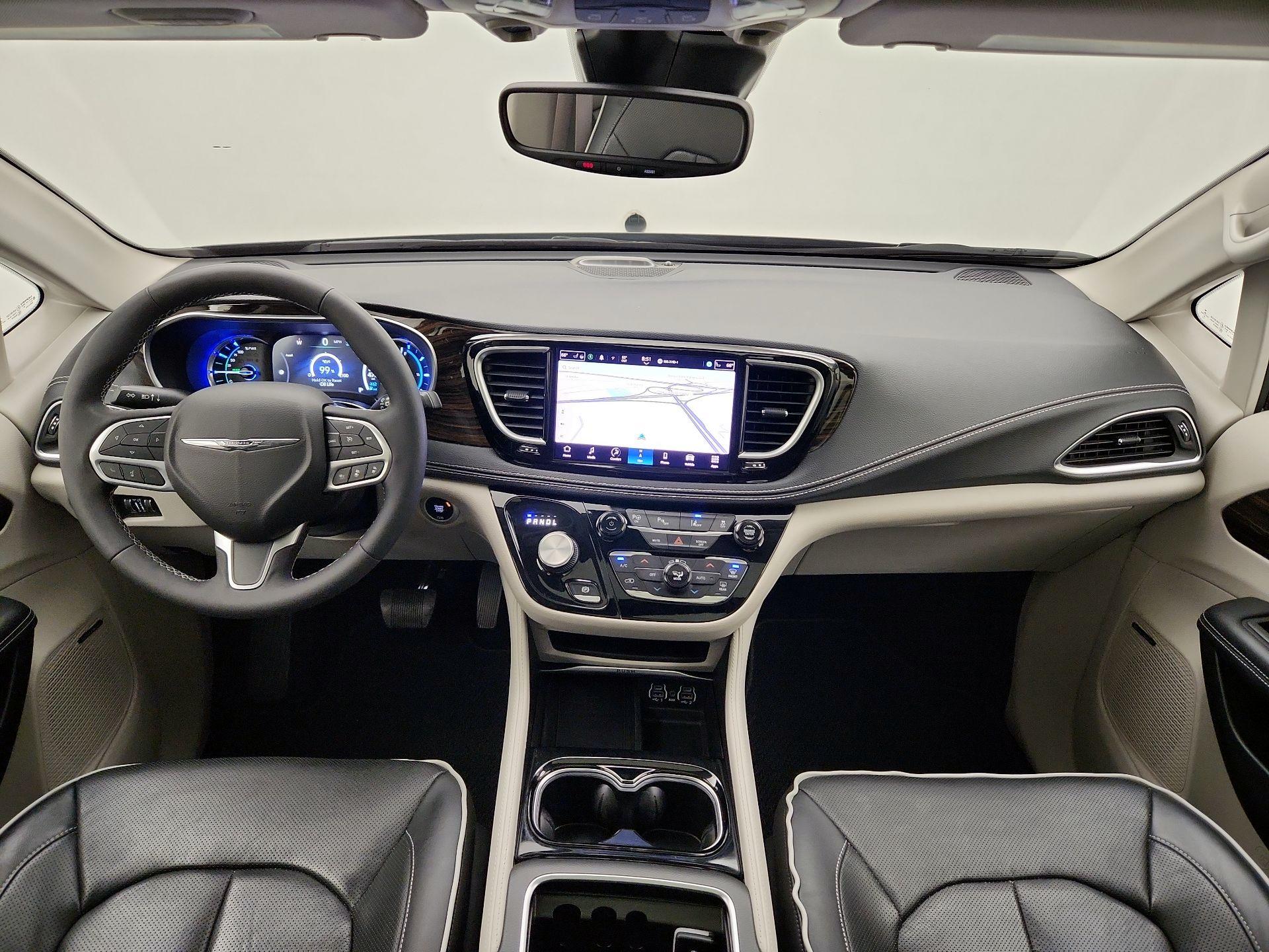 Thumbnail: 2022 Chrysler Pacifica - 9