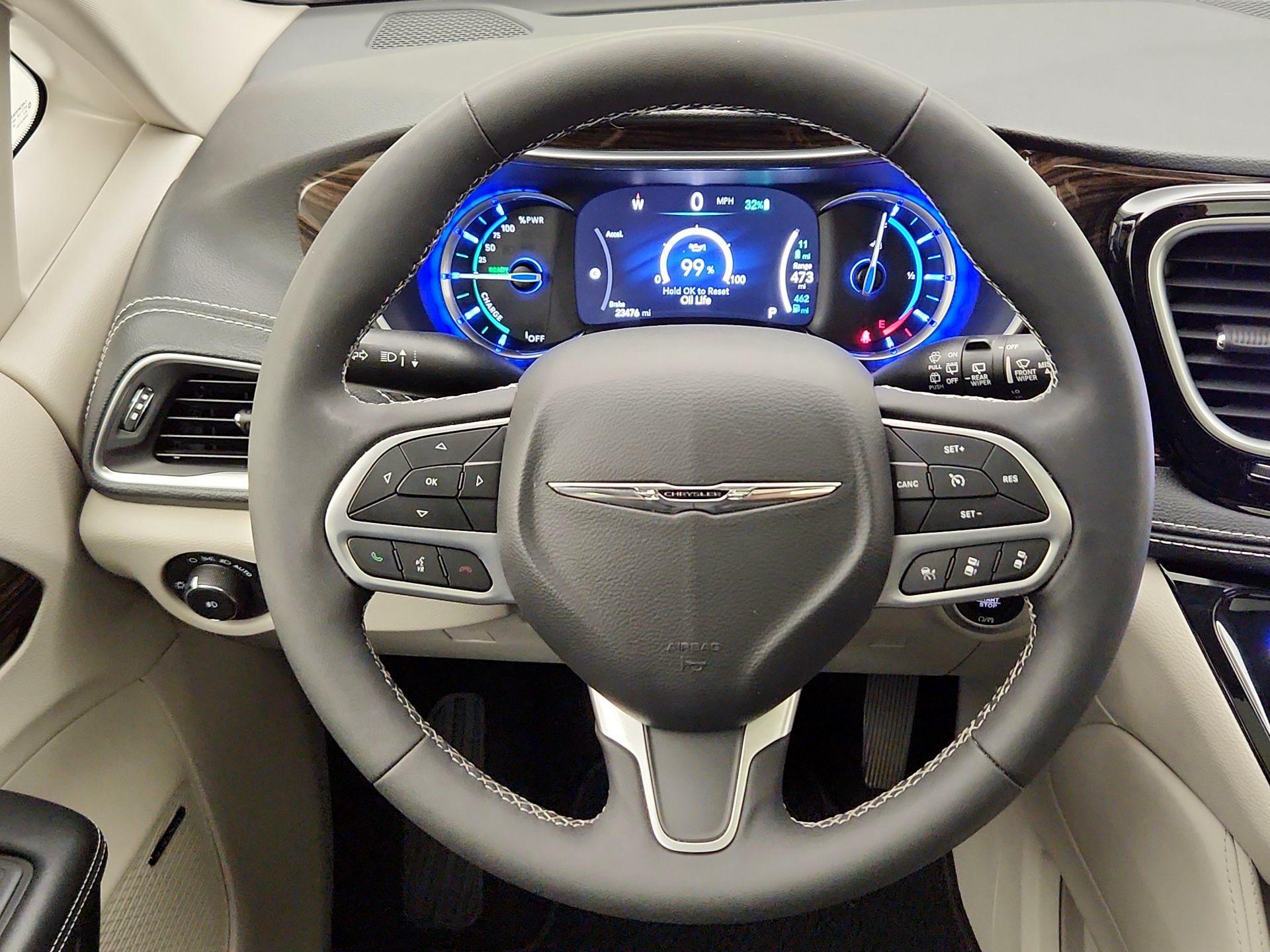 Thumbnail: 2022 Chrysler Pacifica - 10