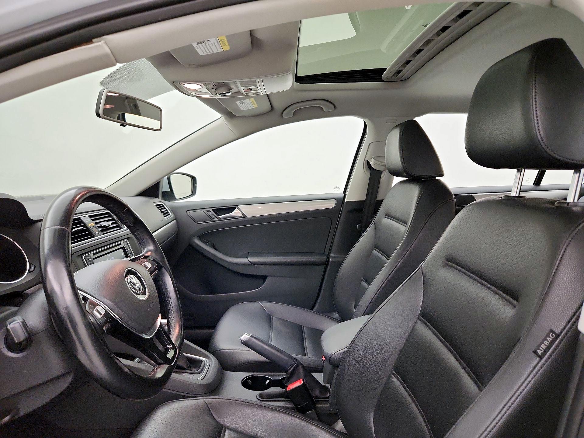 Thumbnail: 2017 Volkswagen Jetta - 19