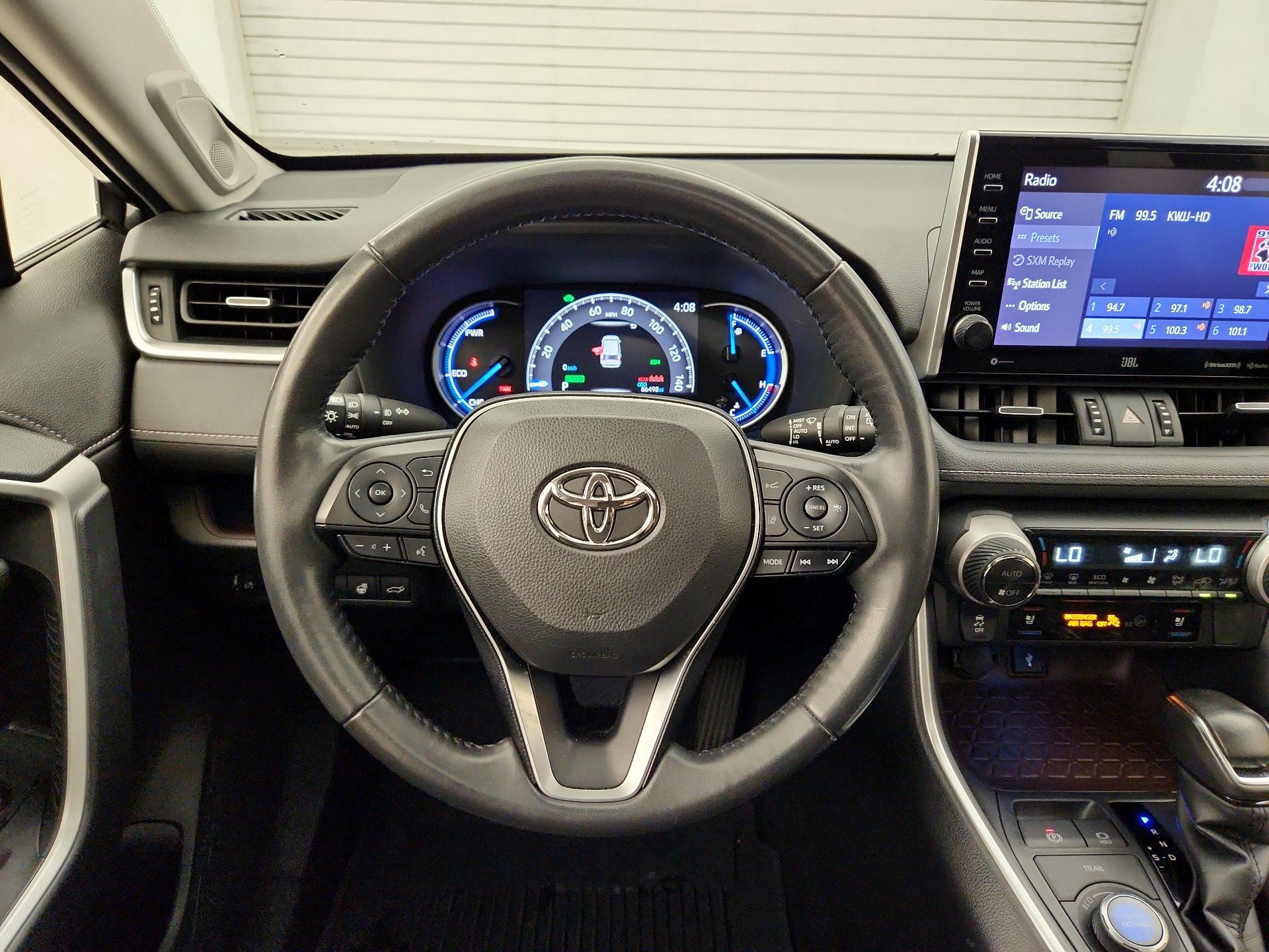 Thumbnail: 2022 Toyota RAV4 - 10