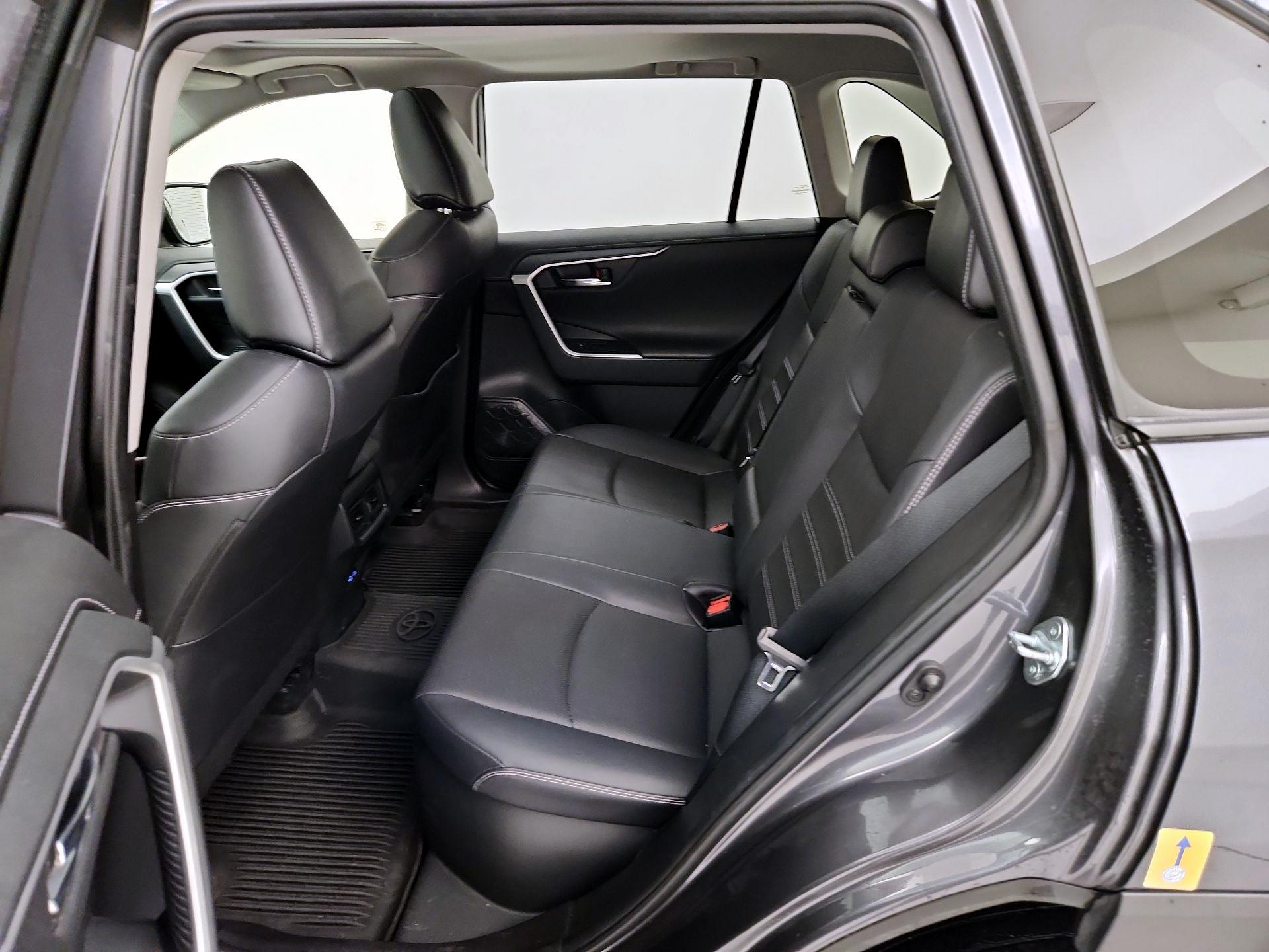 Thumbnail: 2022 Toyota RAV4 - 20