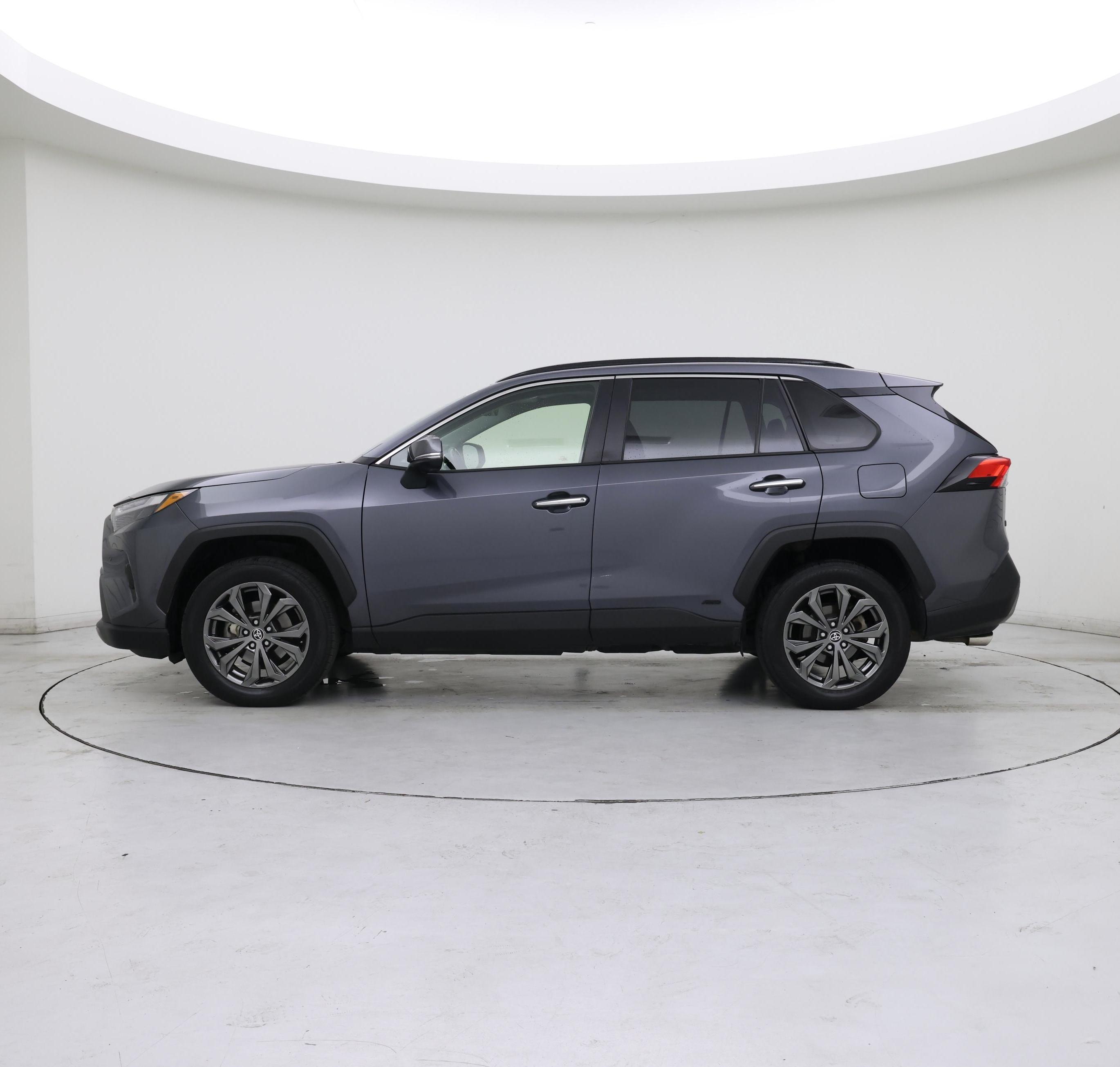 Thumbnail: 2022 Toyota RAV4 - 3