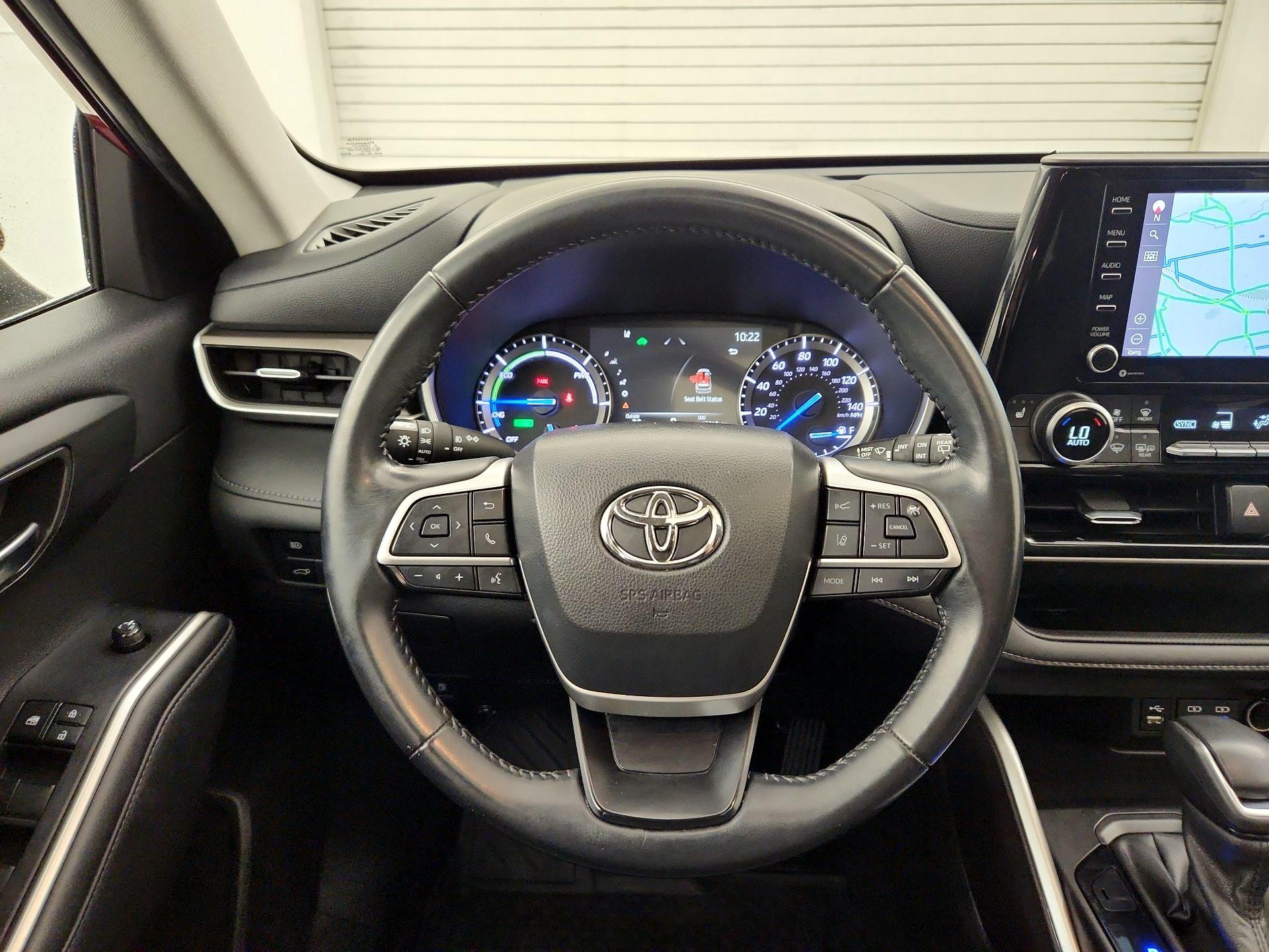 Thumbnail: 2022 Toyota Highlander - 10