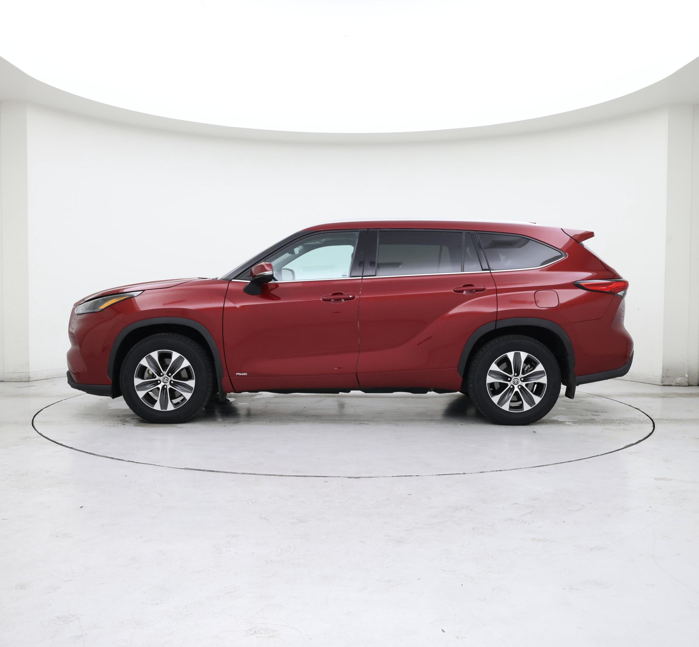 Thumbnail: 2022 Toyota Highlander - 3