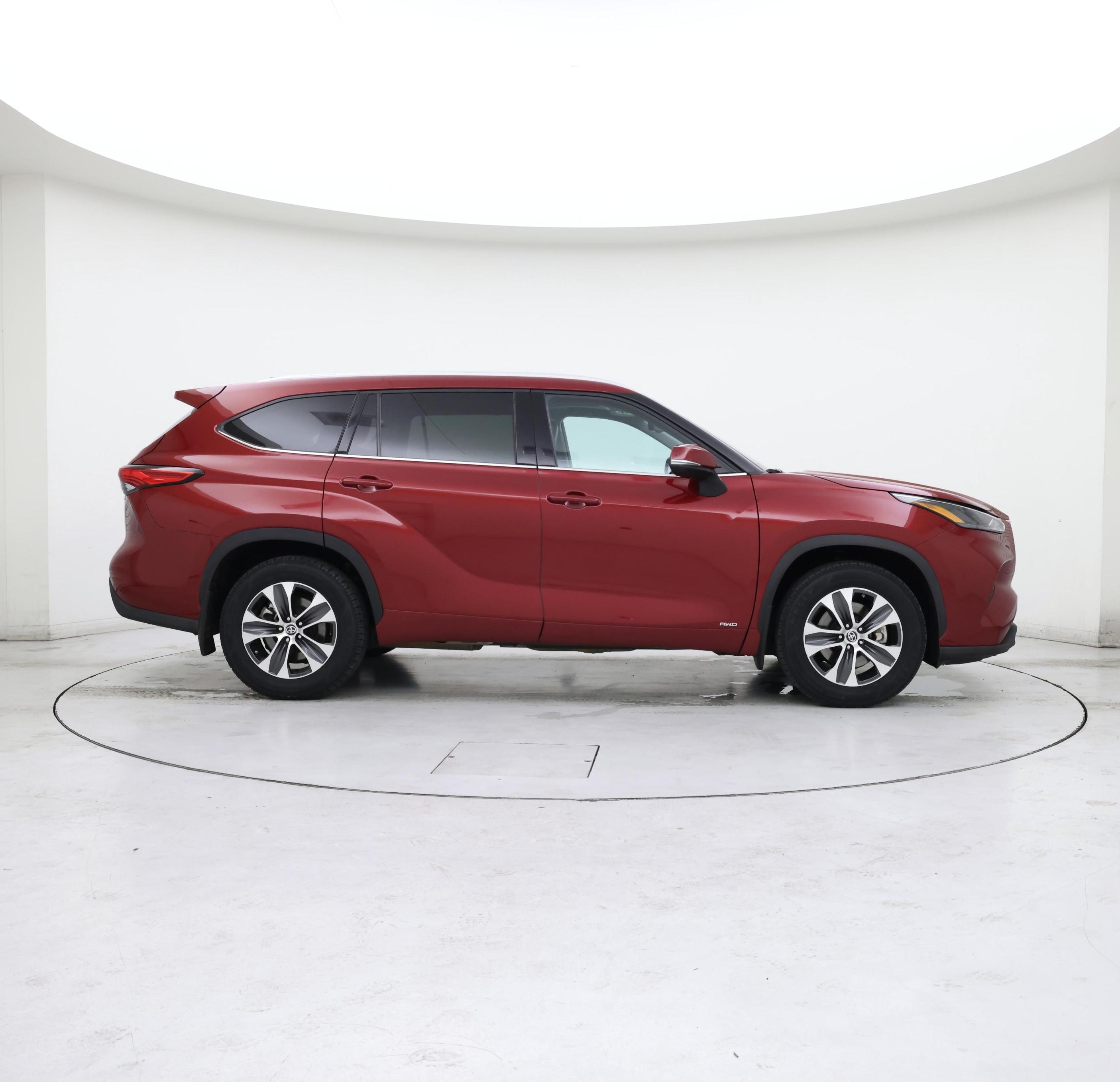 Thumbnail: 2022 Toyota Highlander - 7