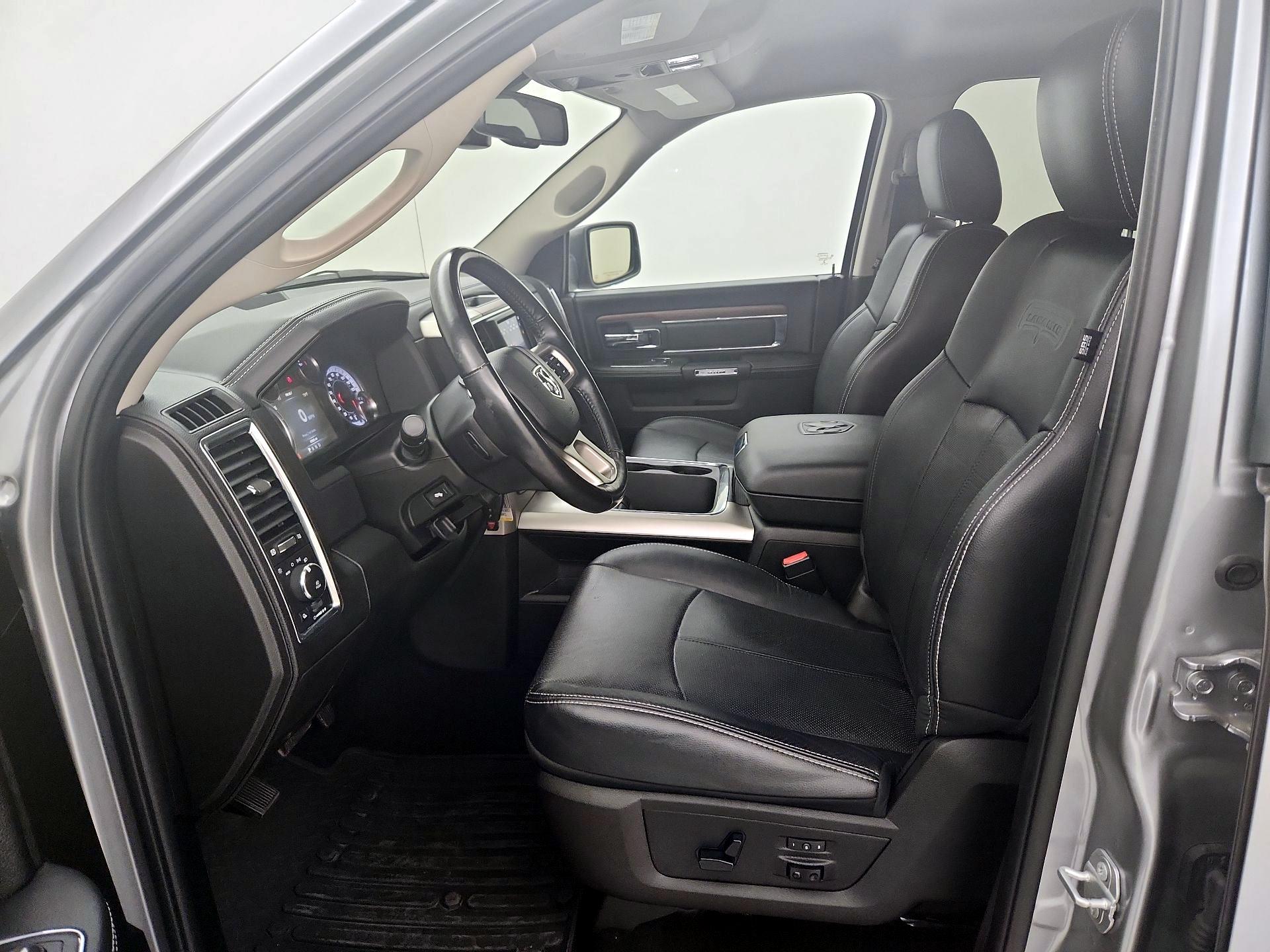 Thumbnail: 2019 RAM 1500 Classic - 11