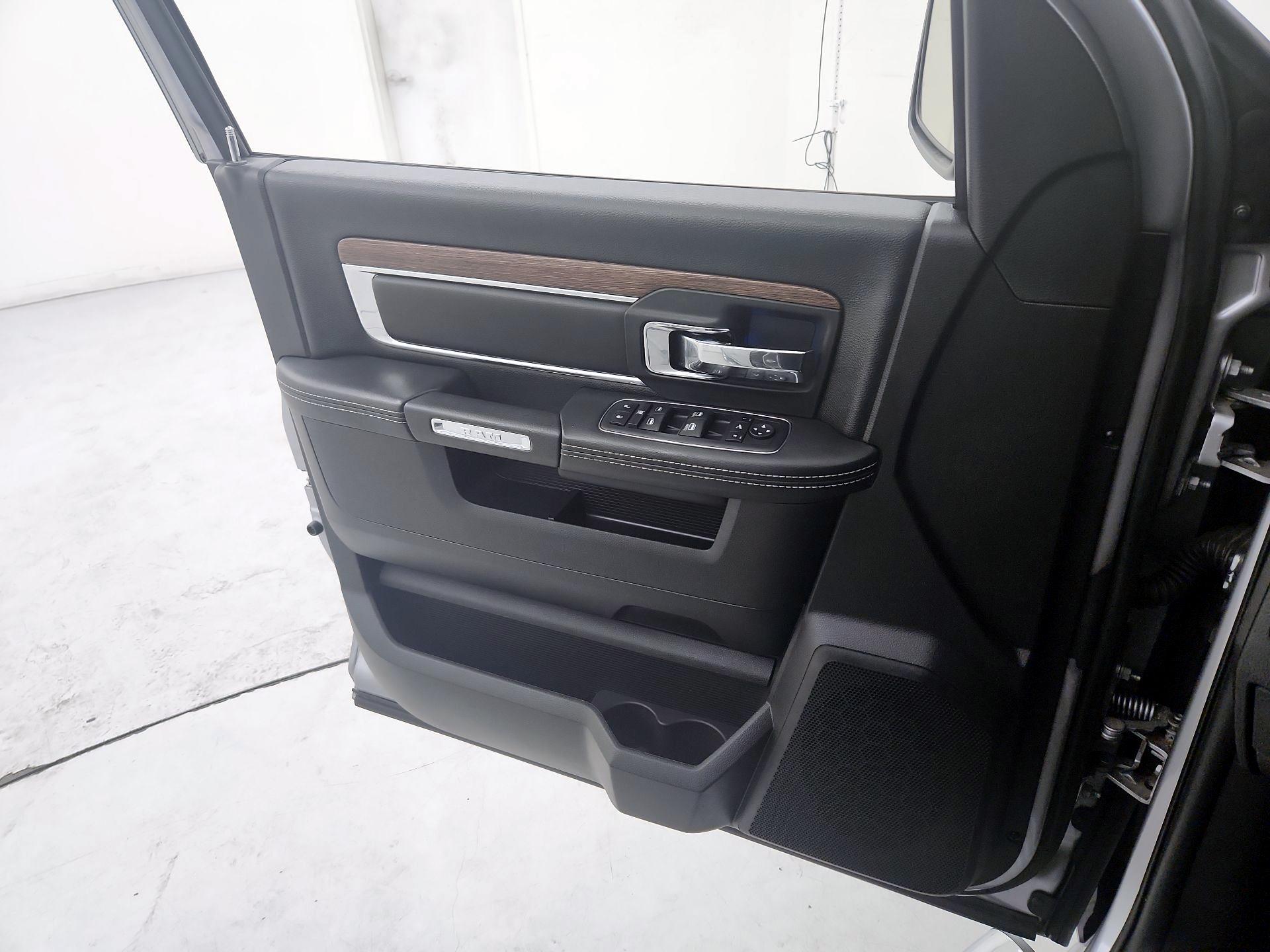Thumbnail: 2019 RAM 1500 Classic - 12