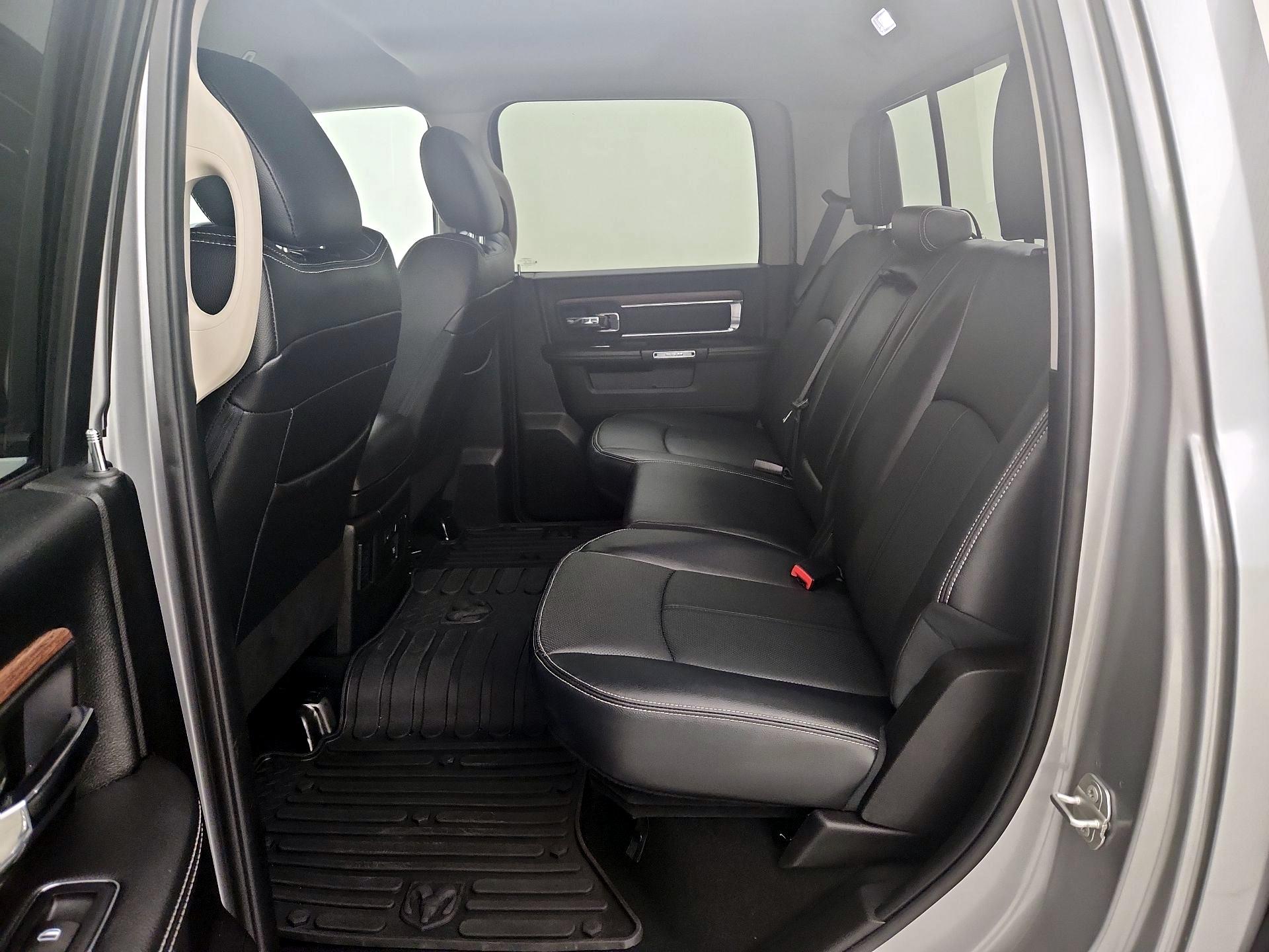 Thumbnail: 2019 RAM 1500 Classic - 19