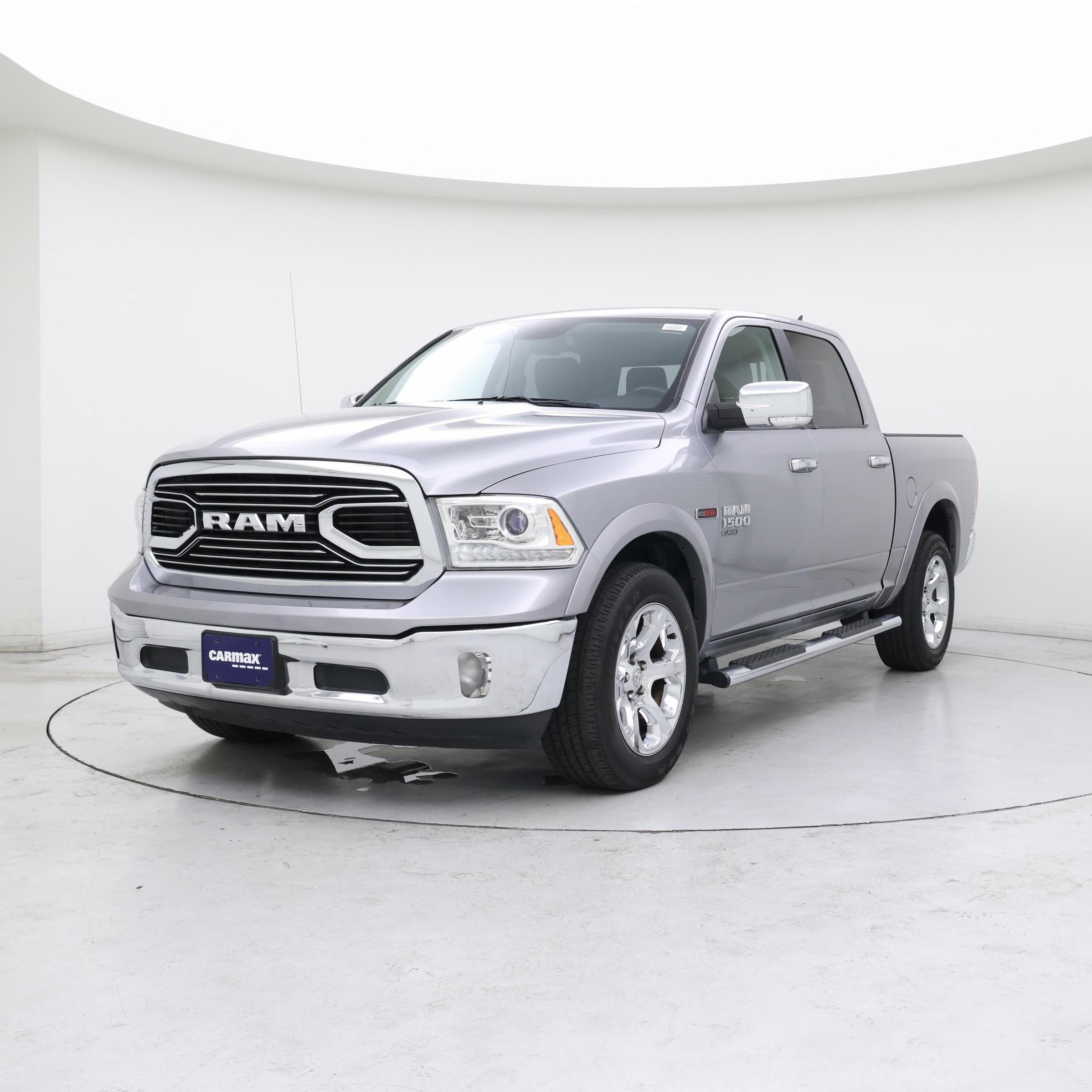 Thumbnail: 2019 RAM 1500 Classic - 4