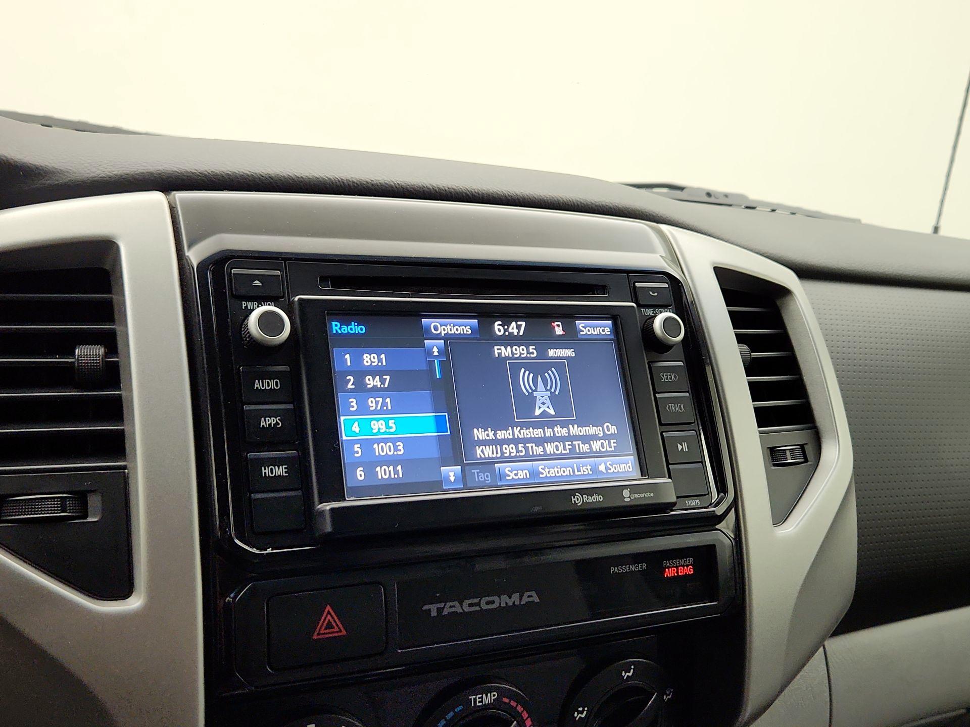 Thumbnail: 2015 Toyota Tacoma - 16