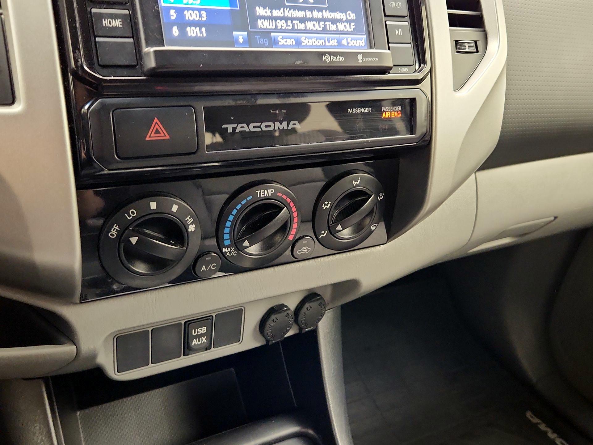 Thumbnail: 2015 Toyota Tacoma - 17