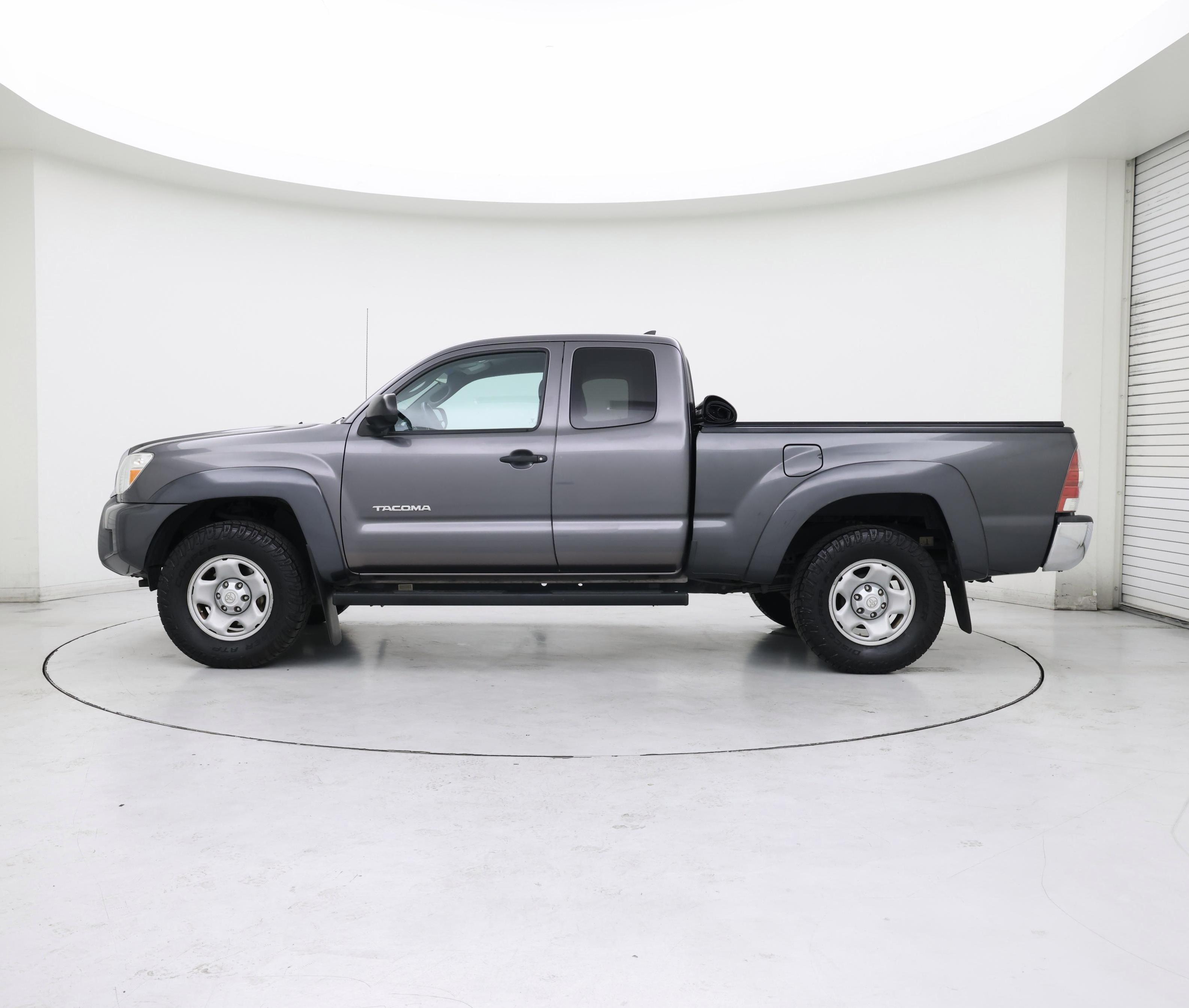 Thumbnail: 2015 Toyota Tacoma - 3