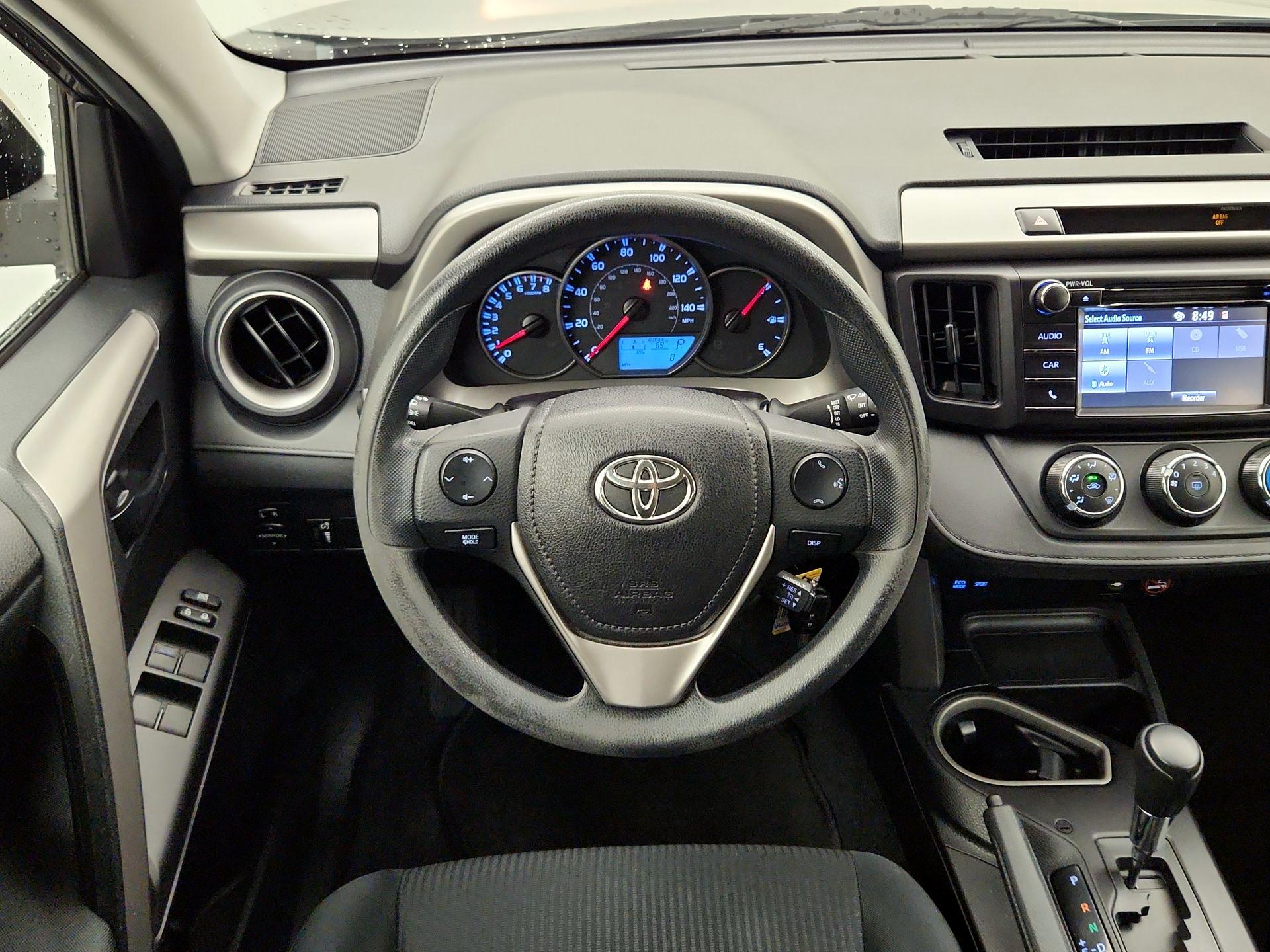 Thumbnail: 2016 Toyota RAV4 - 10