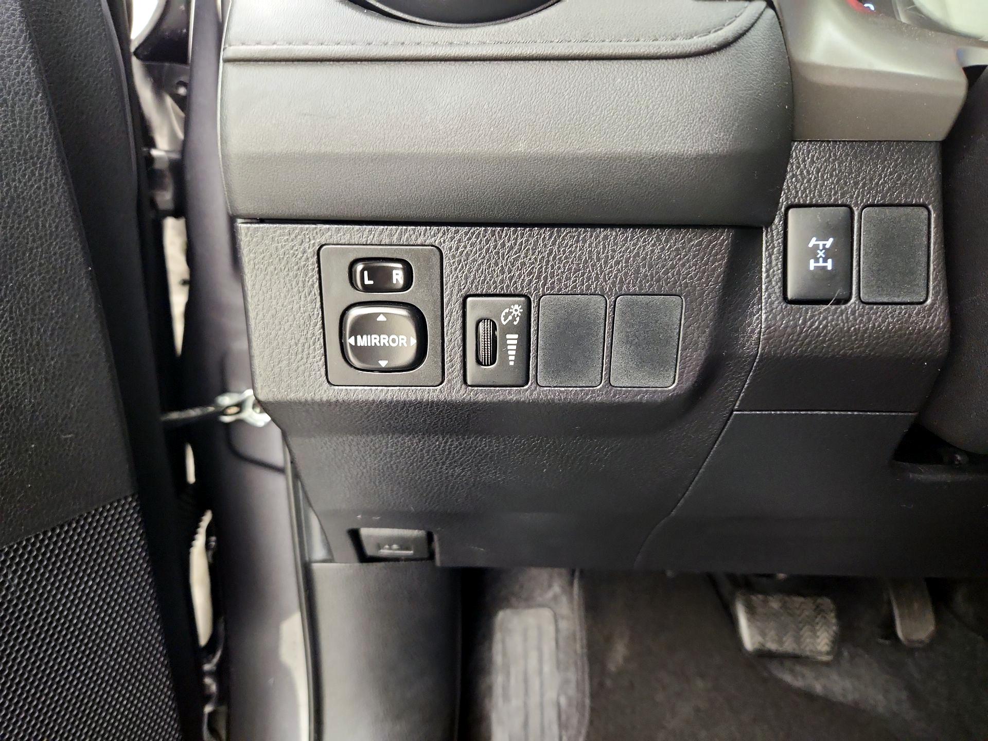 Thumbnail: 2016 Toyota RAV4 - 13