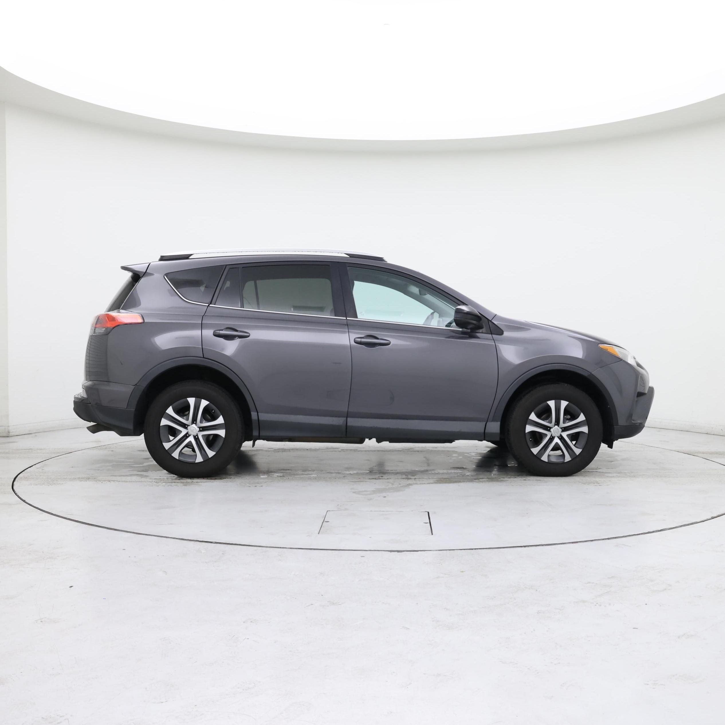 Thumbnail: 2016 Toyota RAV4 - 7