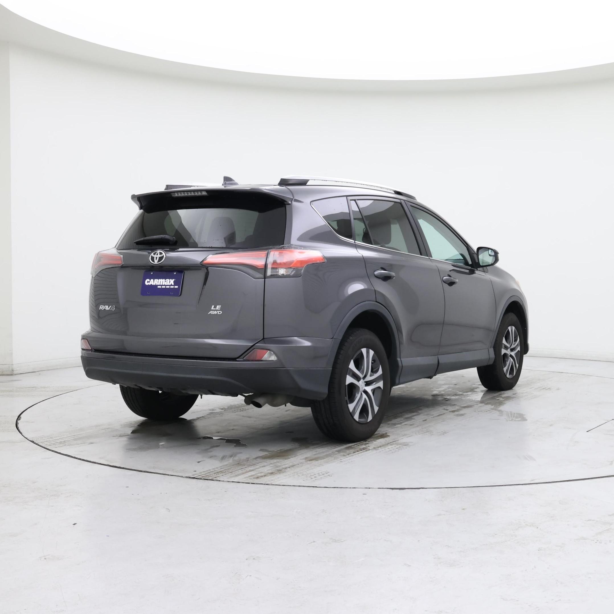 Thumbnail: 2016 Toyota RAV4 - 8