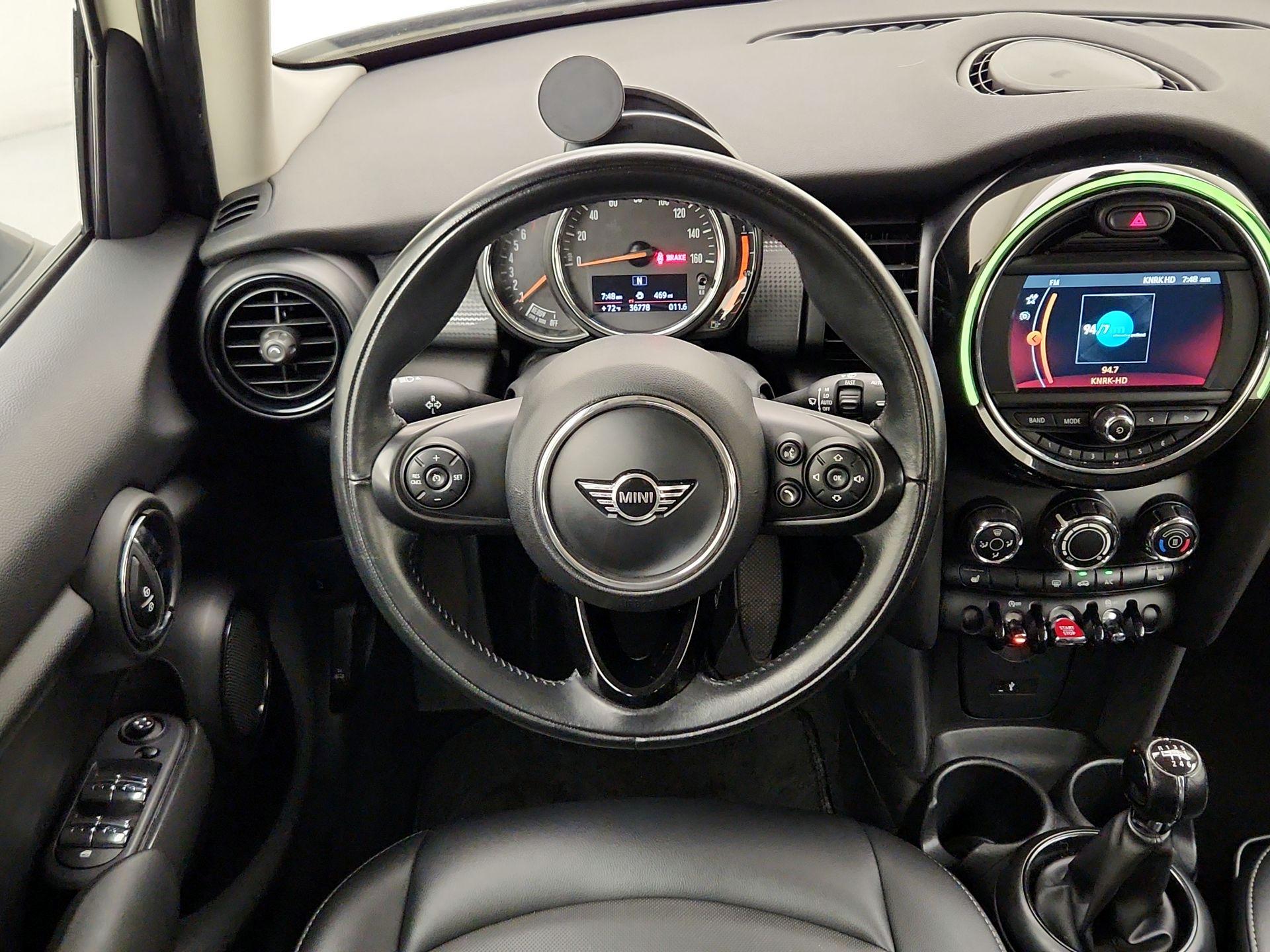 Thumbnail: 2019 MINI Cooper Hardtop - 10