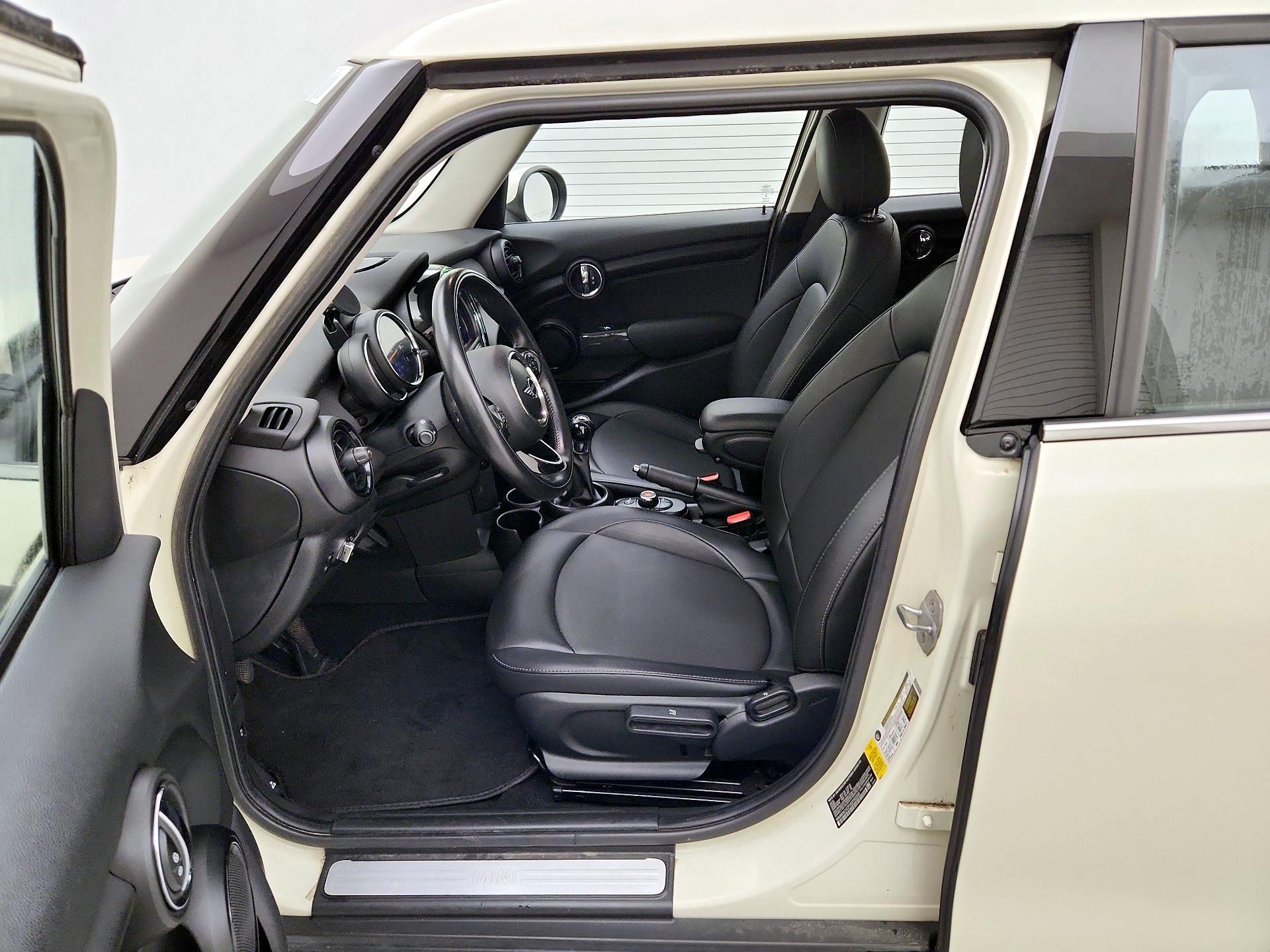 Thumbnail: 2019 MINI Cooper Hardtop - 11