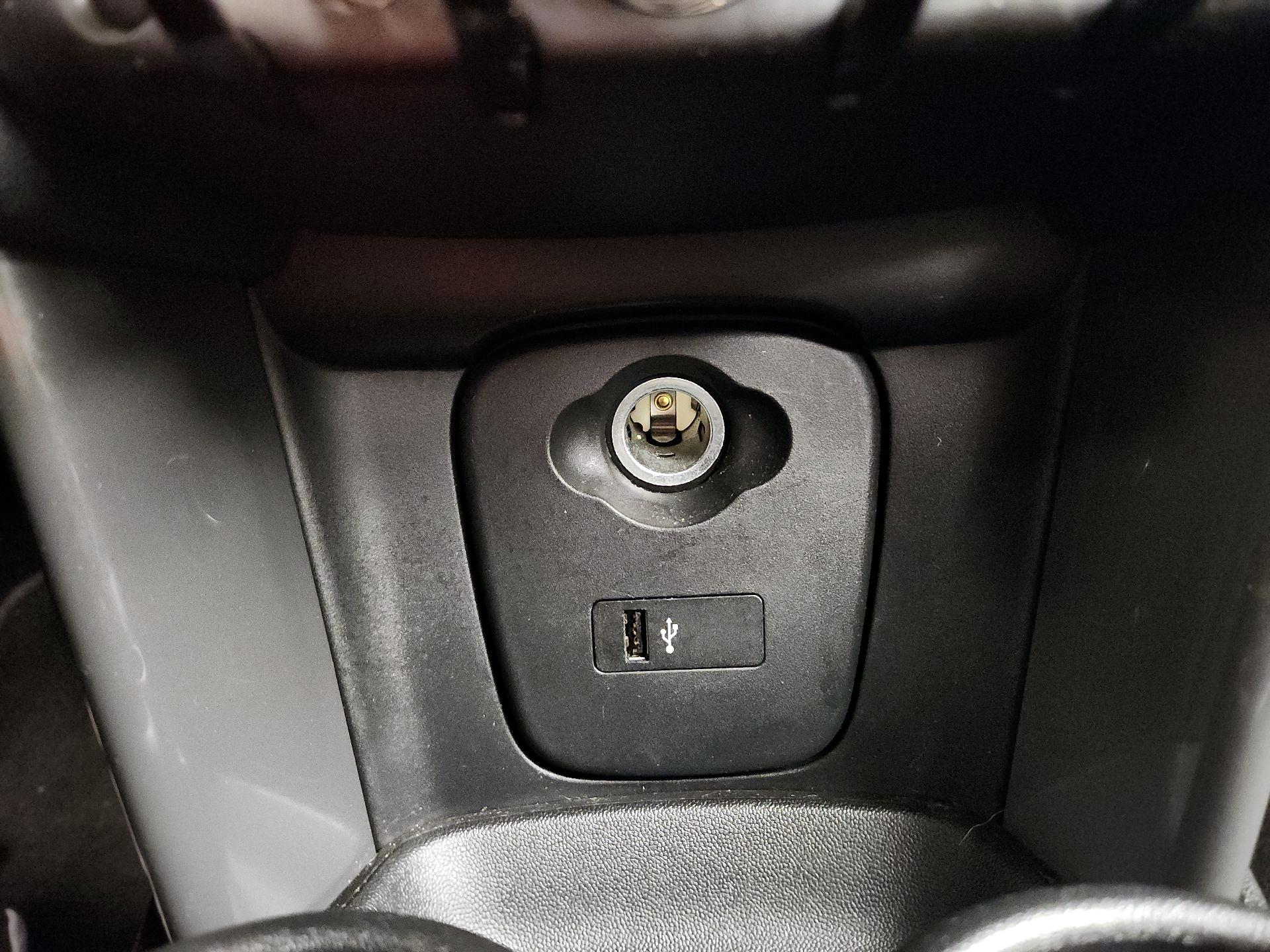 Thumbnail: 2019 MINI Cooper Hardtop - 17