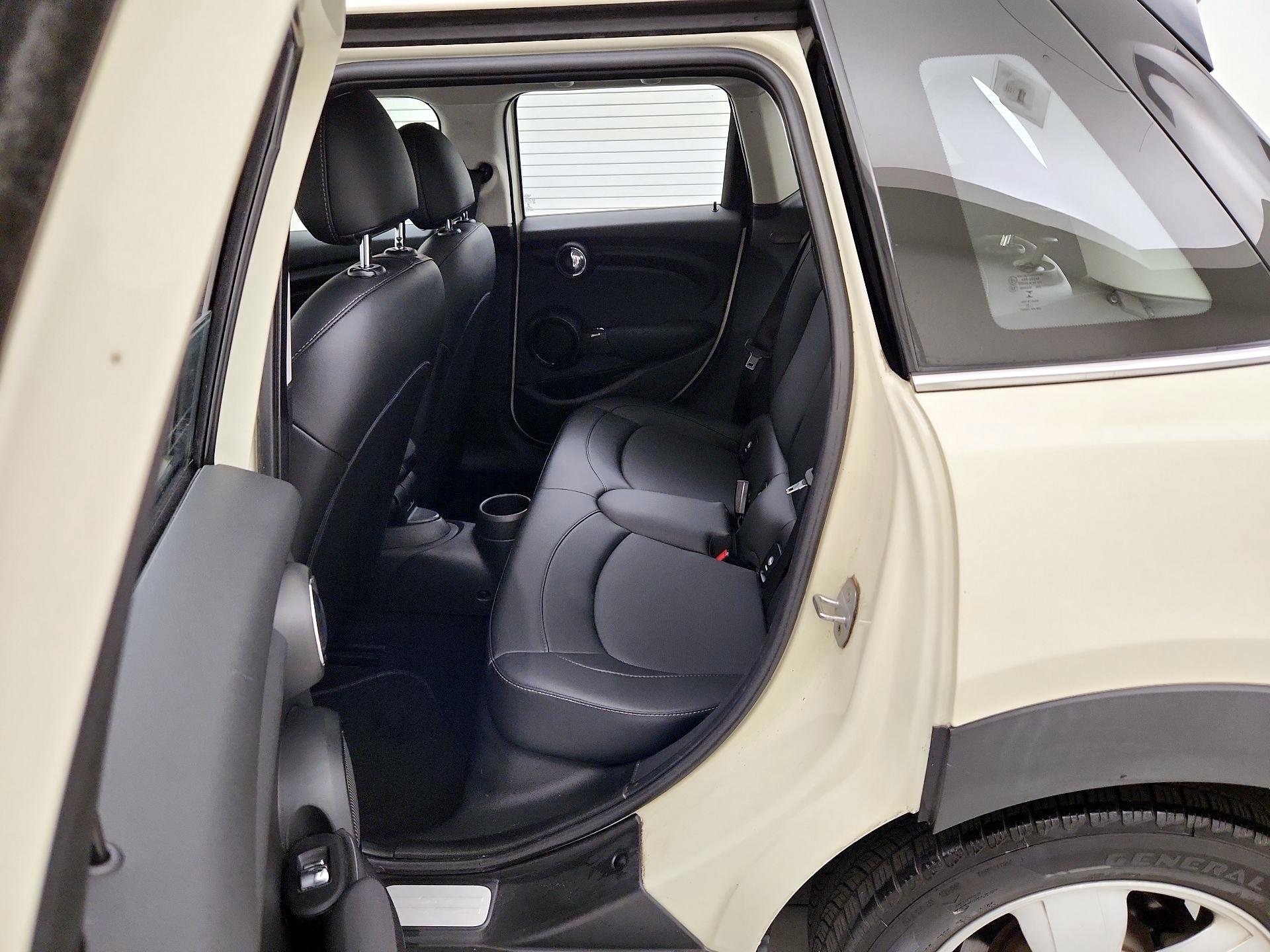 Thumbnail: 2019 MINI Cooper Hardtop - 18