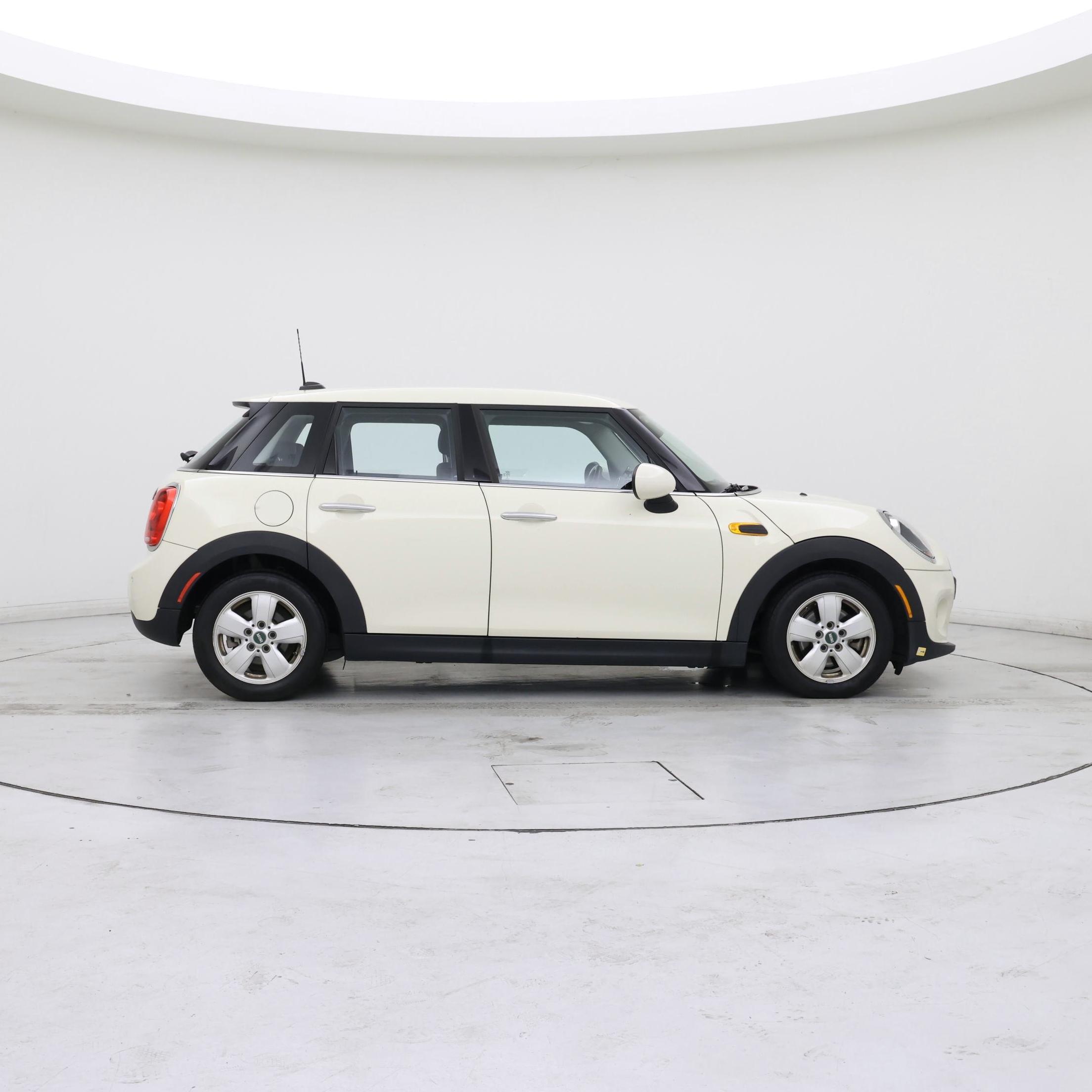 Thumbnail: 2019 MINI Cooper Hardtop - 7