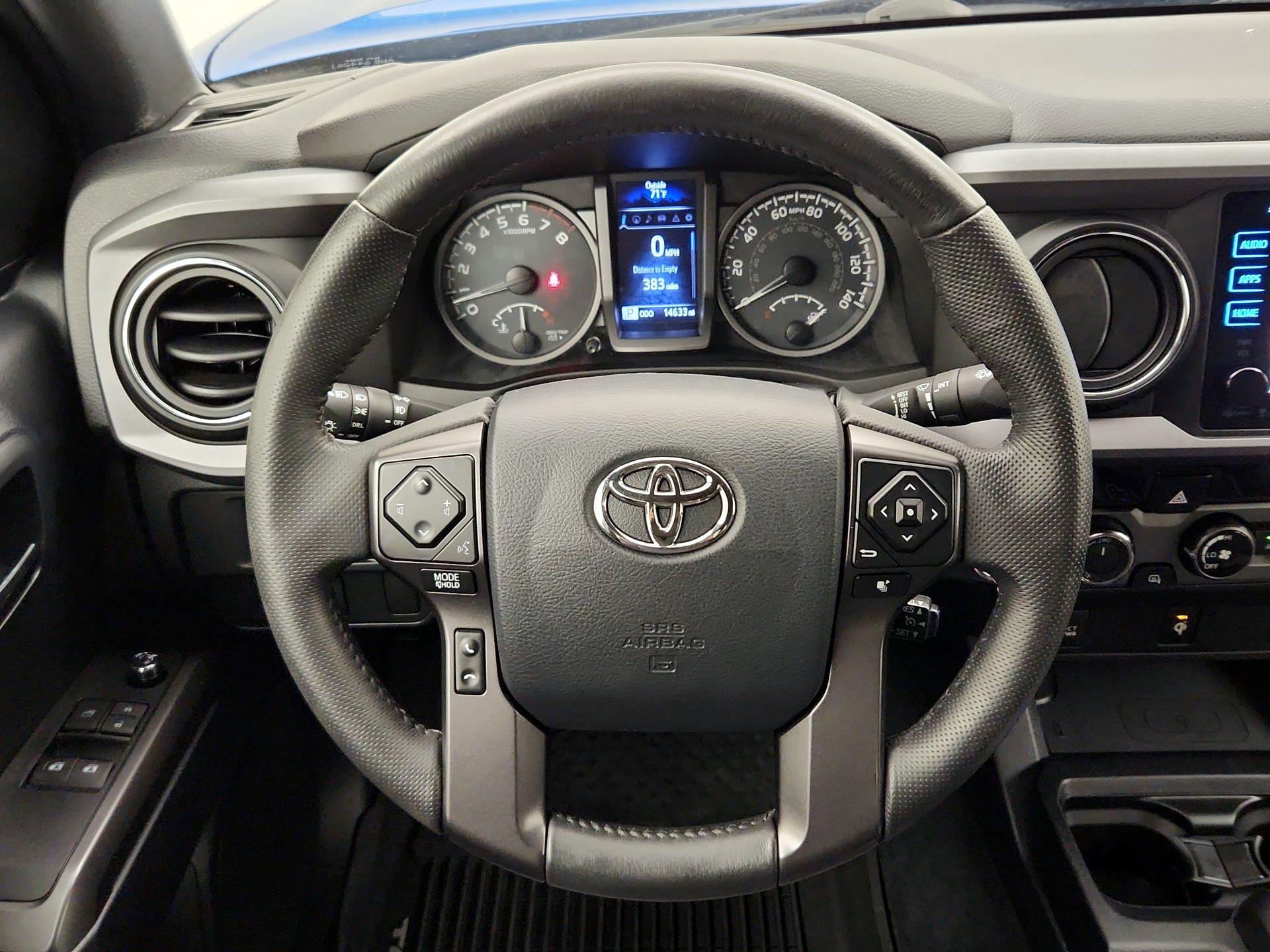 Thumbnail: 2017 Toyota Tacoma - 10