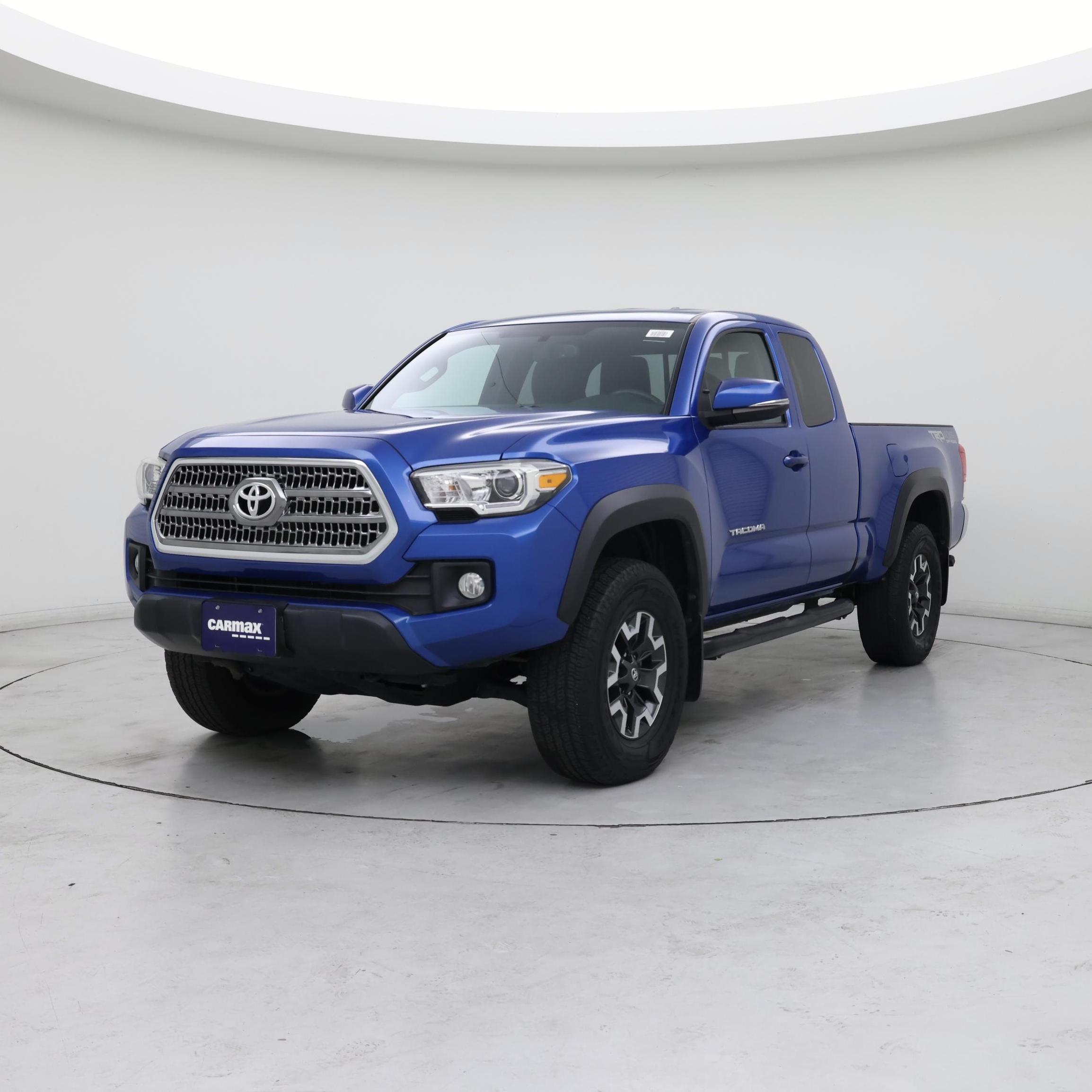 Thumbnail: 2017 Toyota Tacoma - 4
