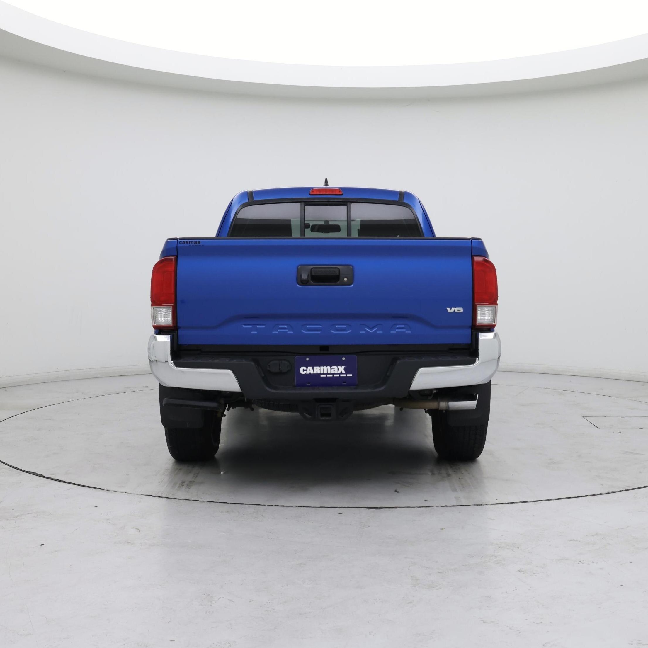 Thumbnail: 2017 Toyota Tacoma - 6
