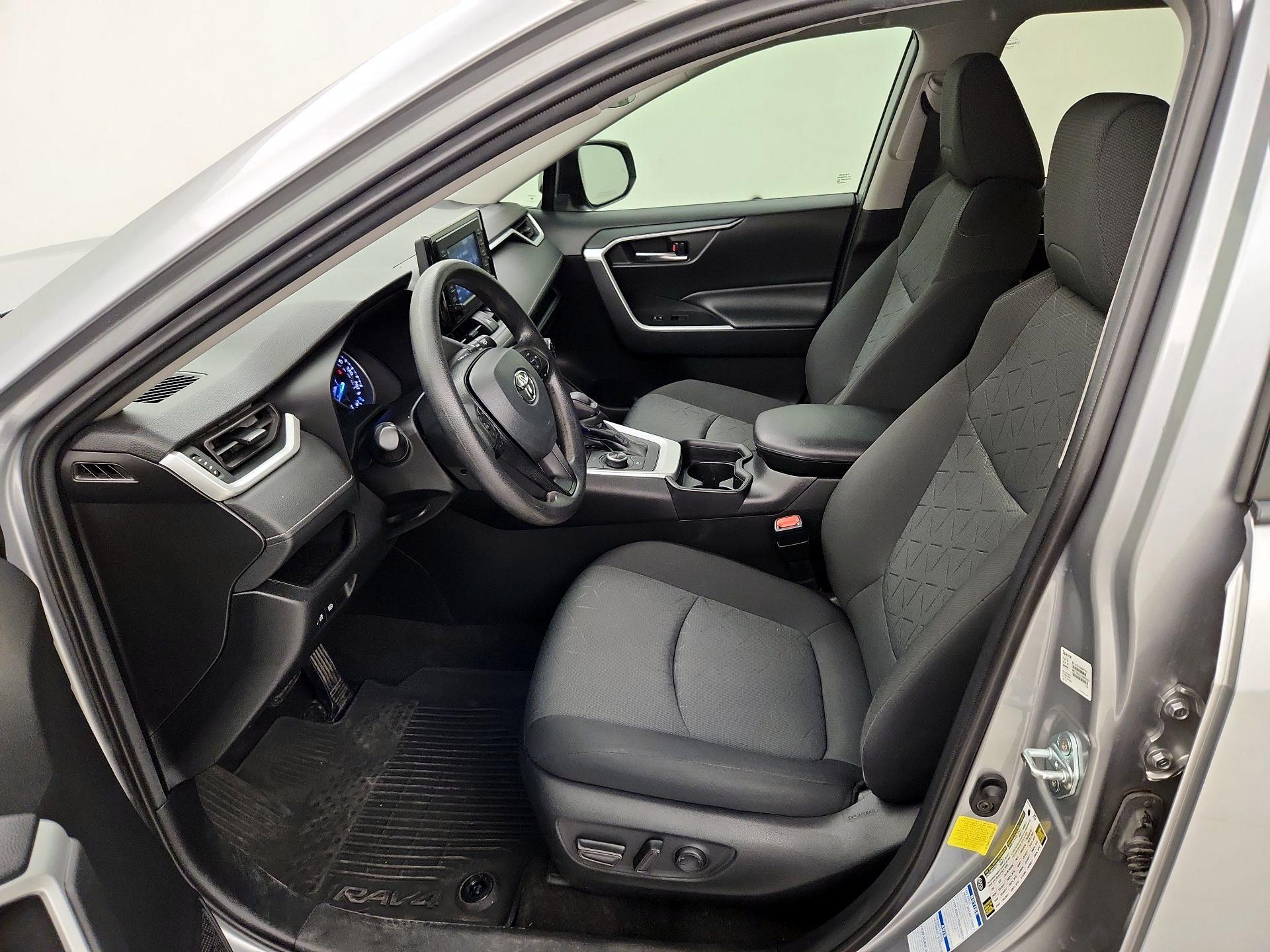 Thumbnail: 2021 Toyota RAV4 - 11