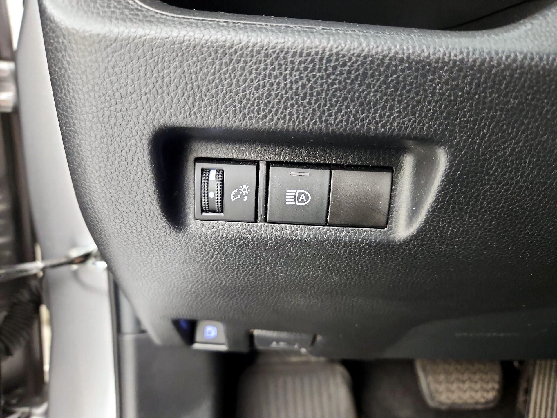 Thumbnail: 2021 Toyota RAV4 - 13