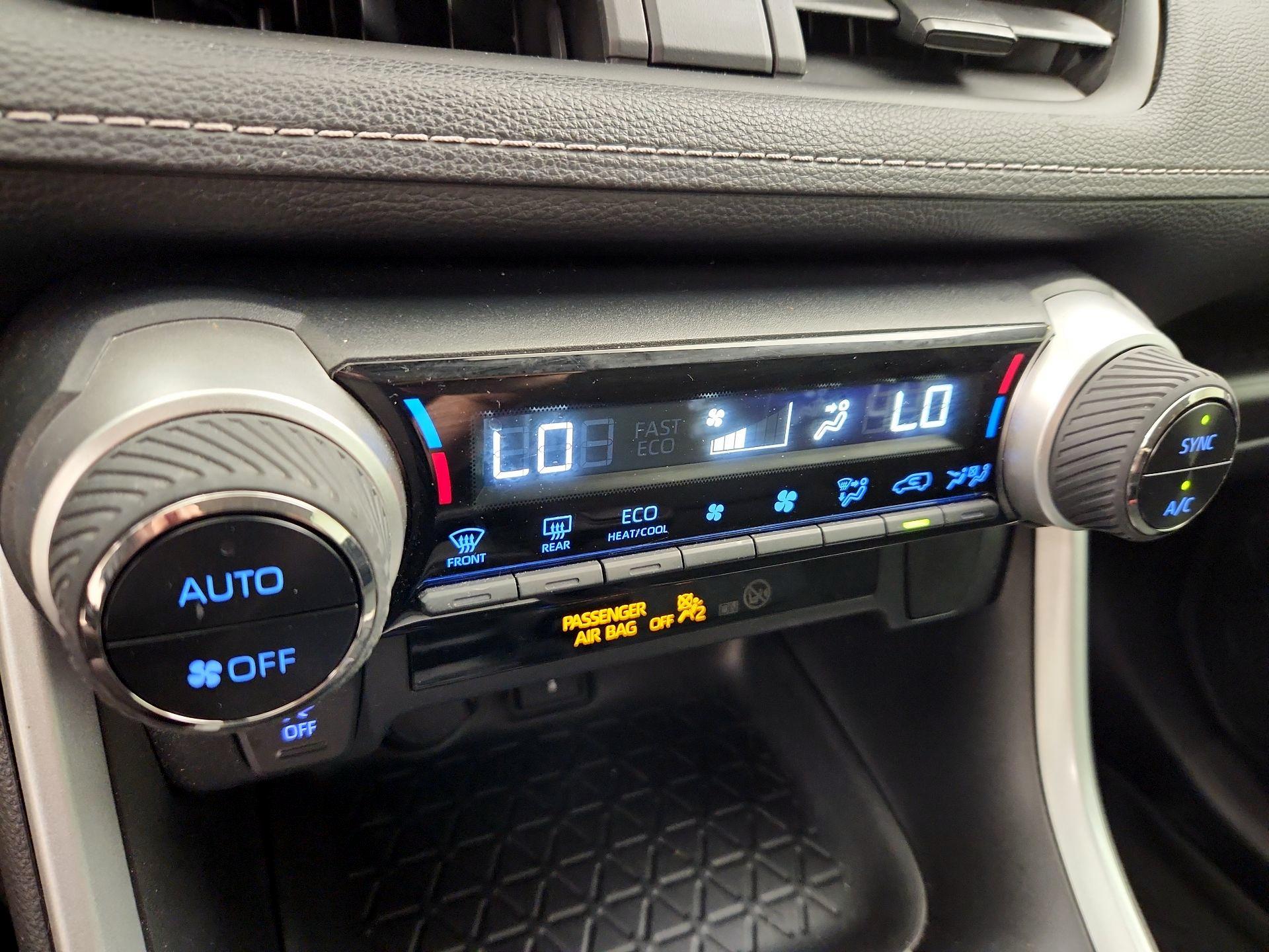 Thumbnail: 2021 Toyota RAV4 - 16